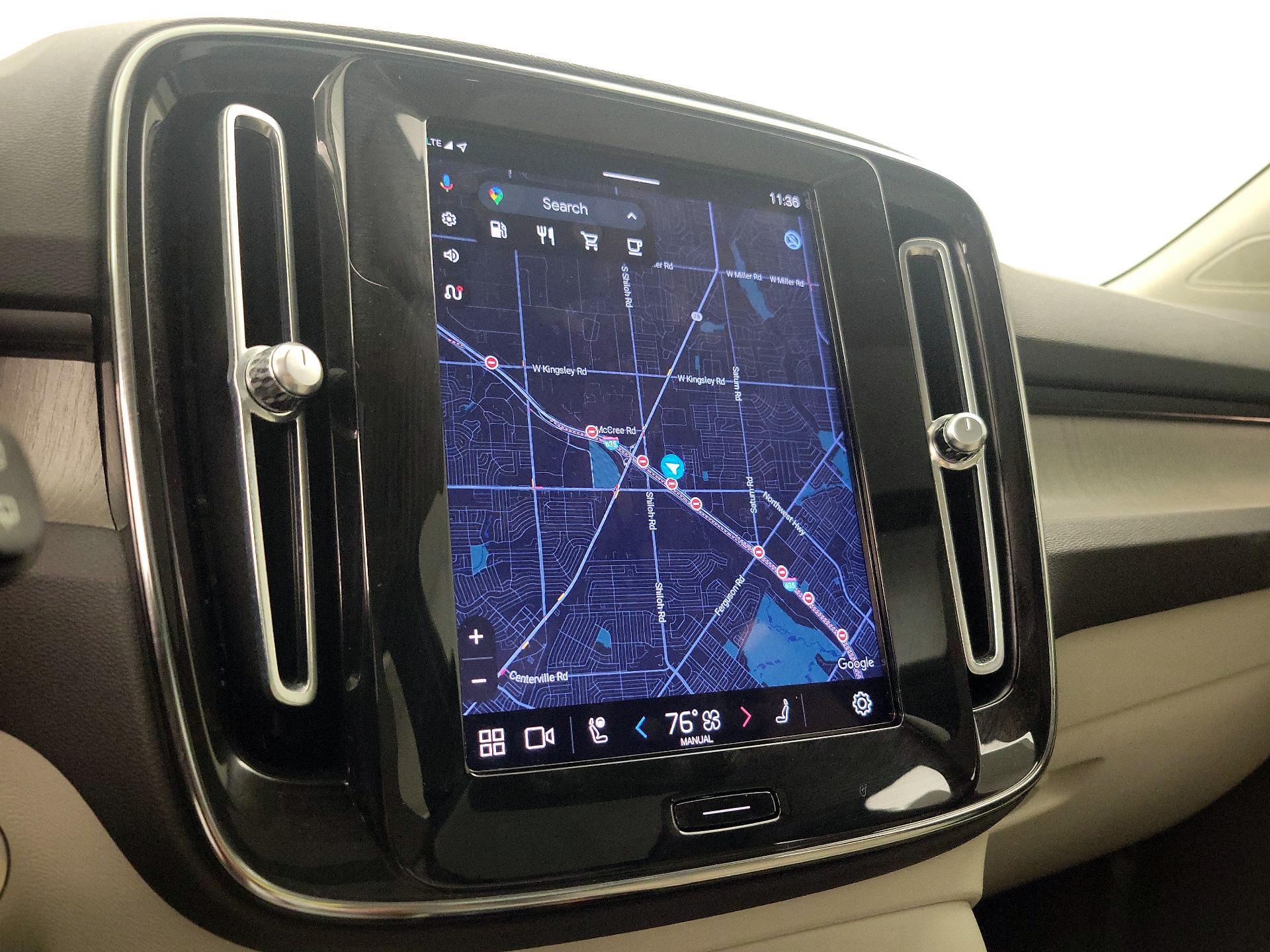 Thumbnail: 2023 Volvo XC40 - 14