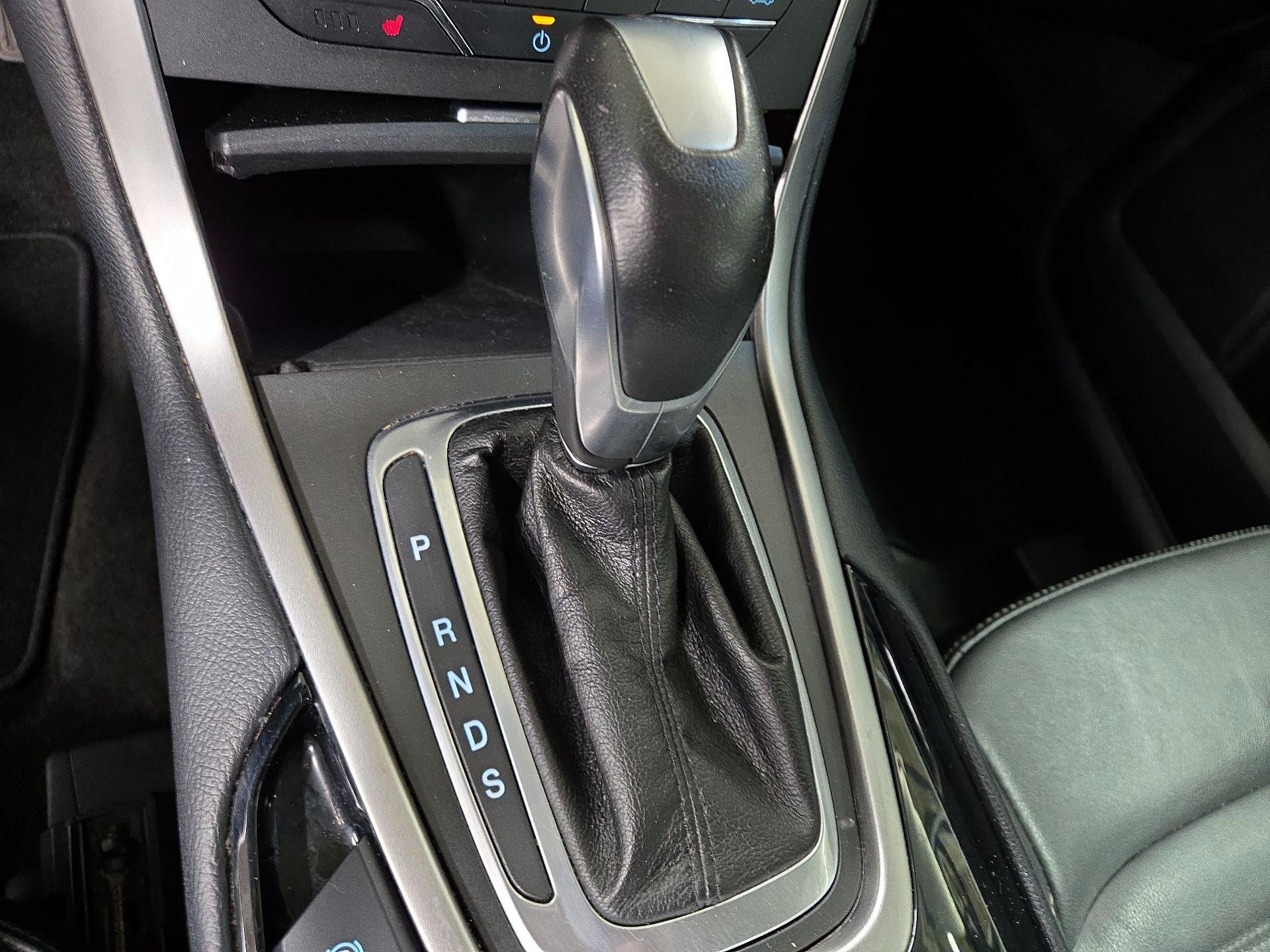 Thumbnail: 2018 Ford Edge - 18