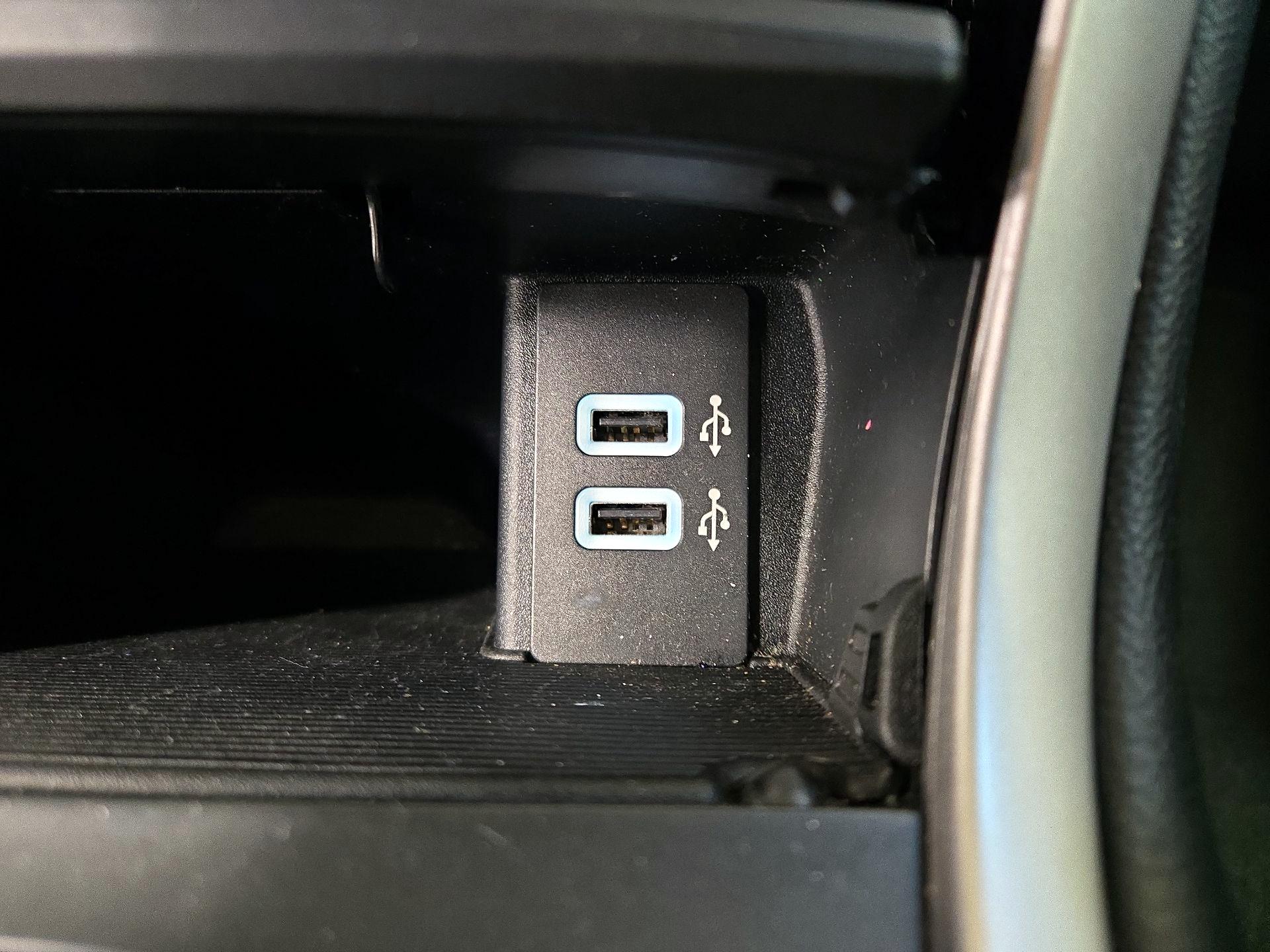 Thumbnail: 2018 Ford Edge - 19