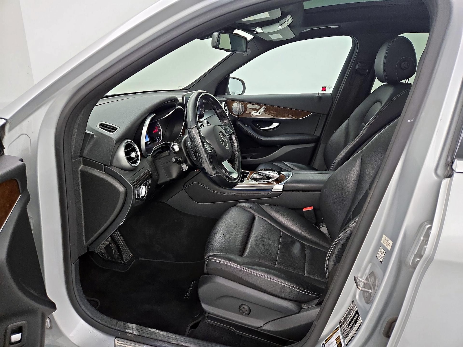 2017 Mercedes-Benz GLC GLC300 - Photo 12