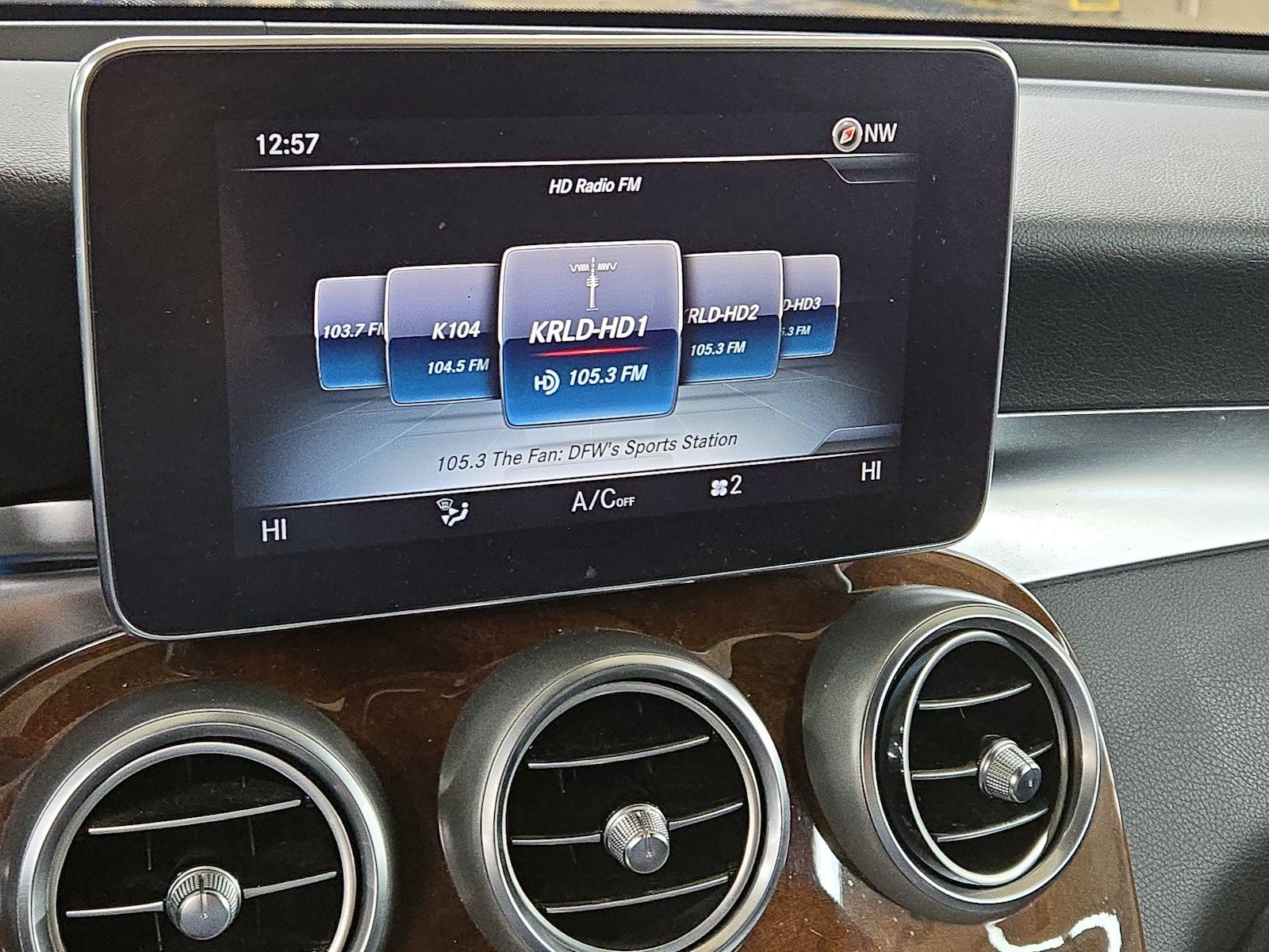 2017 Mercedes-Benz GLC GLC300 - Photo 17