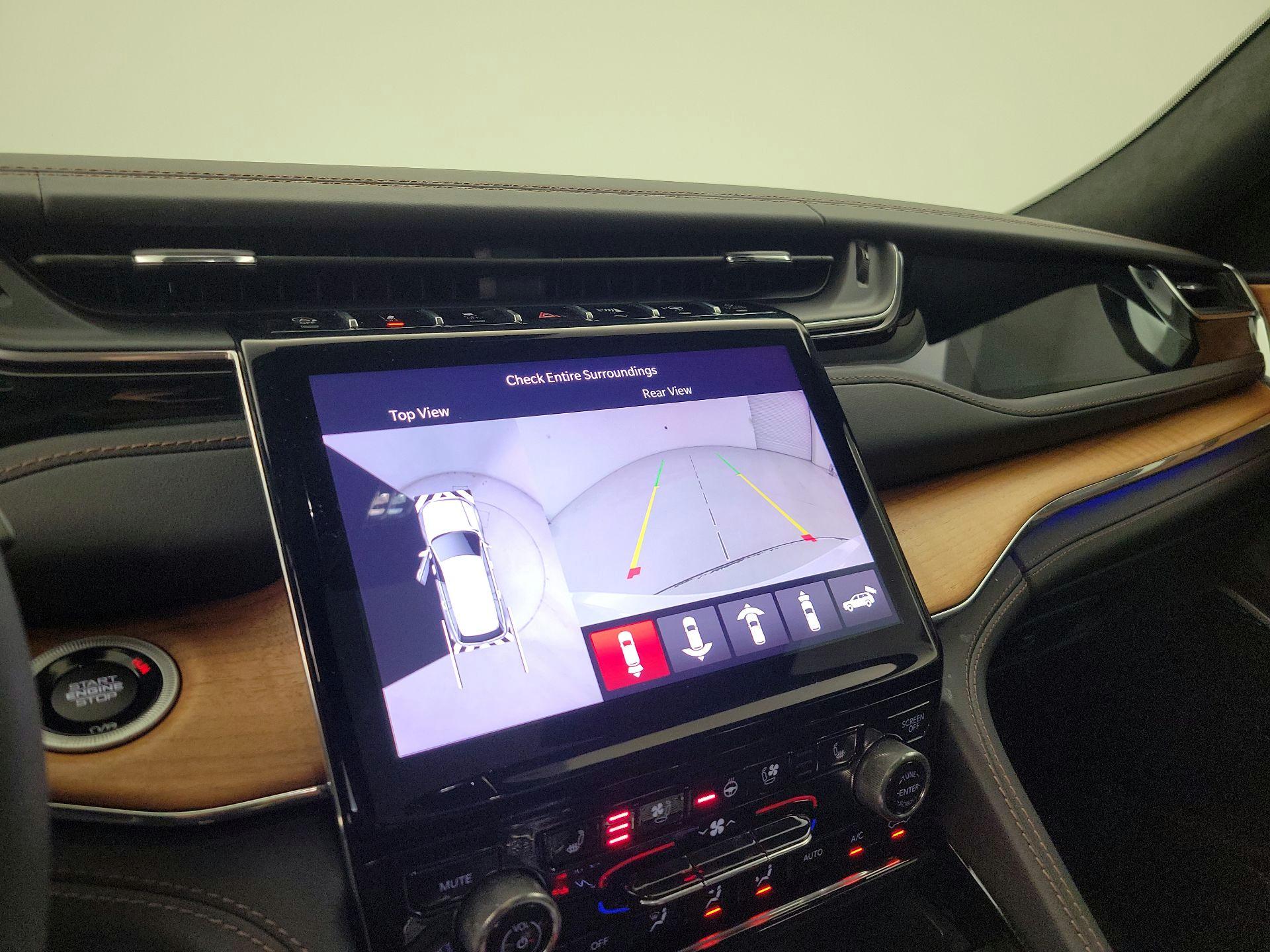 Thumbnail: 2023 Jeep Grand Cherokee - 14