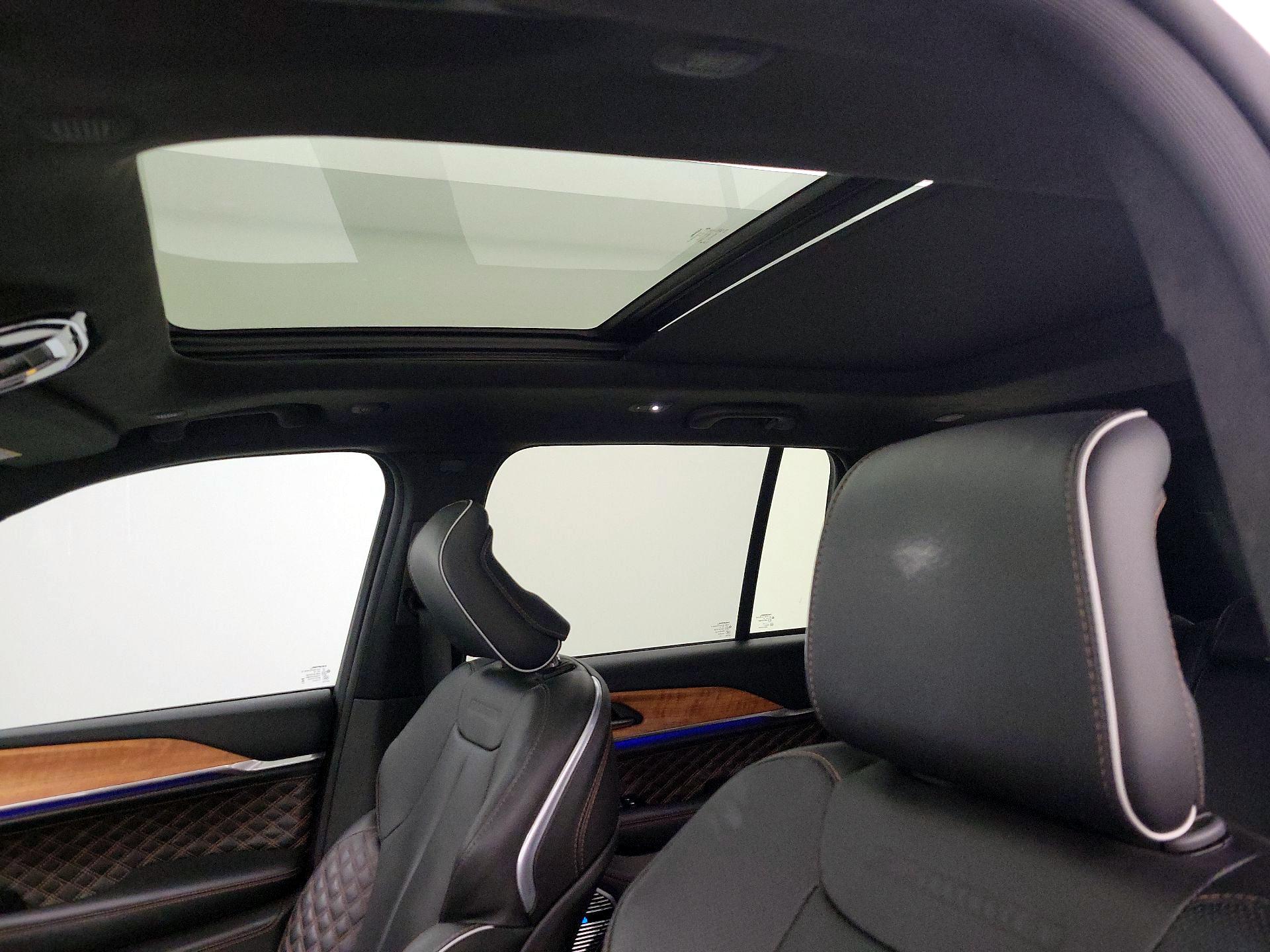 Thumbnail: 2023 Jeep Grand Cherokee - 18