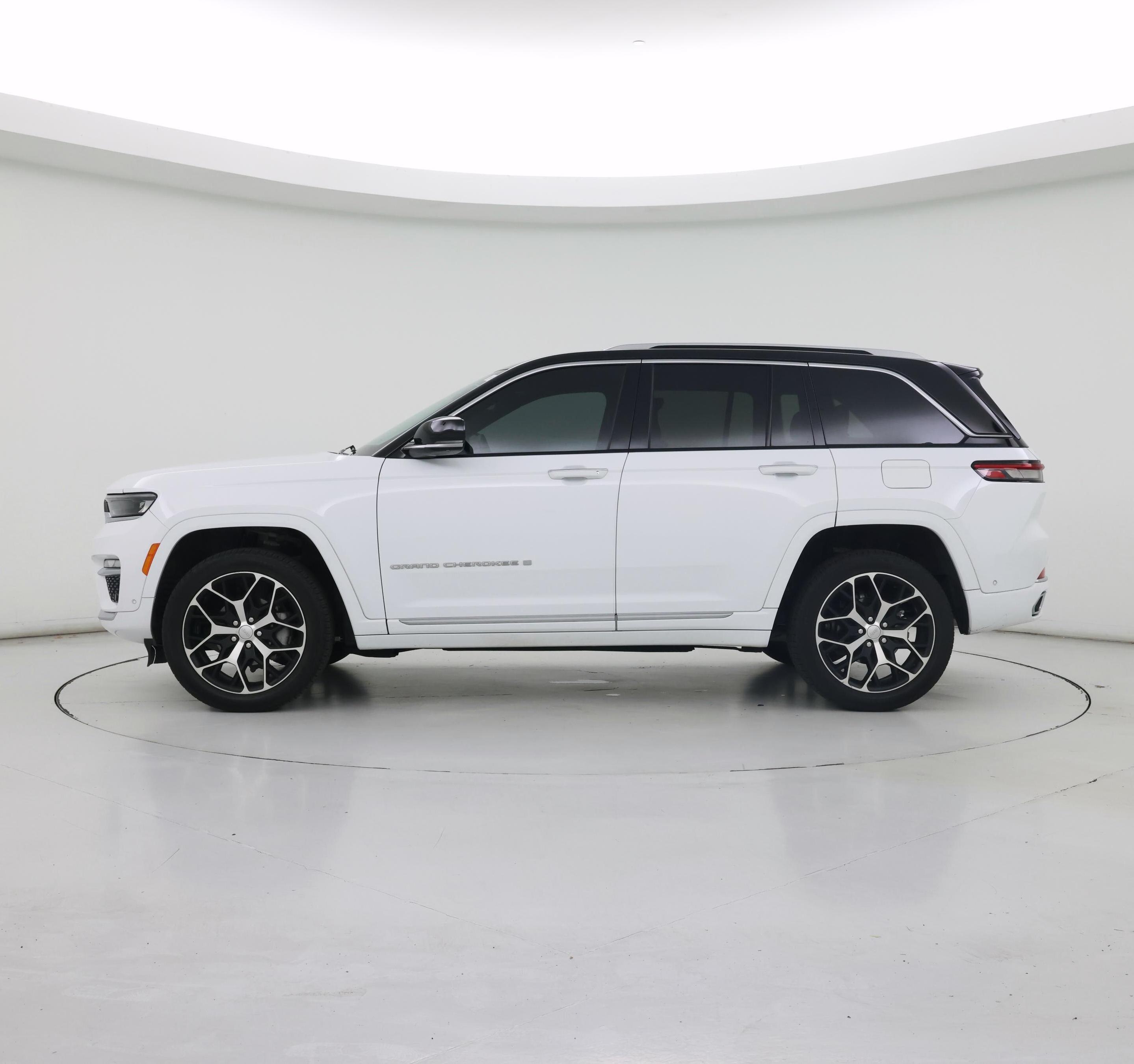 Thumbnail: 2023 Jeep Grand Cherokee - 3