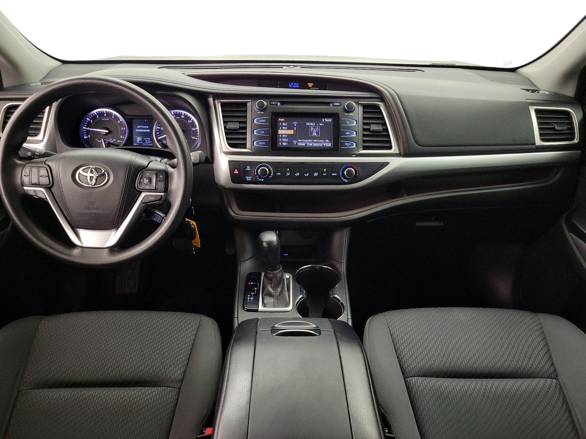 Thumbnail: 2016 Toyota Highlander - 9
