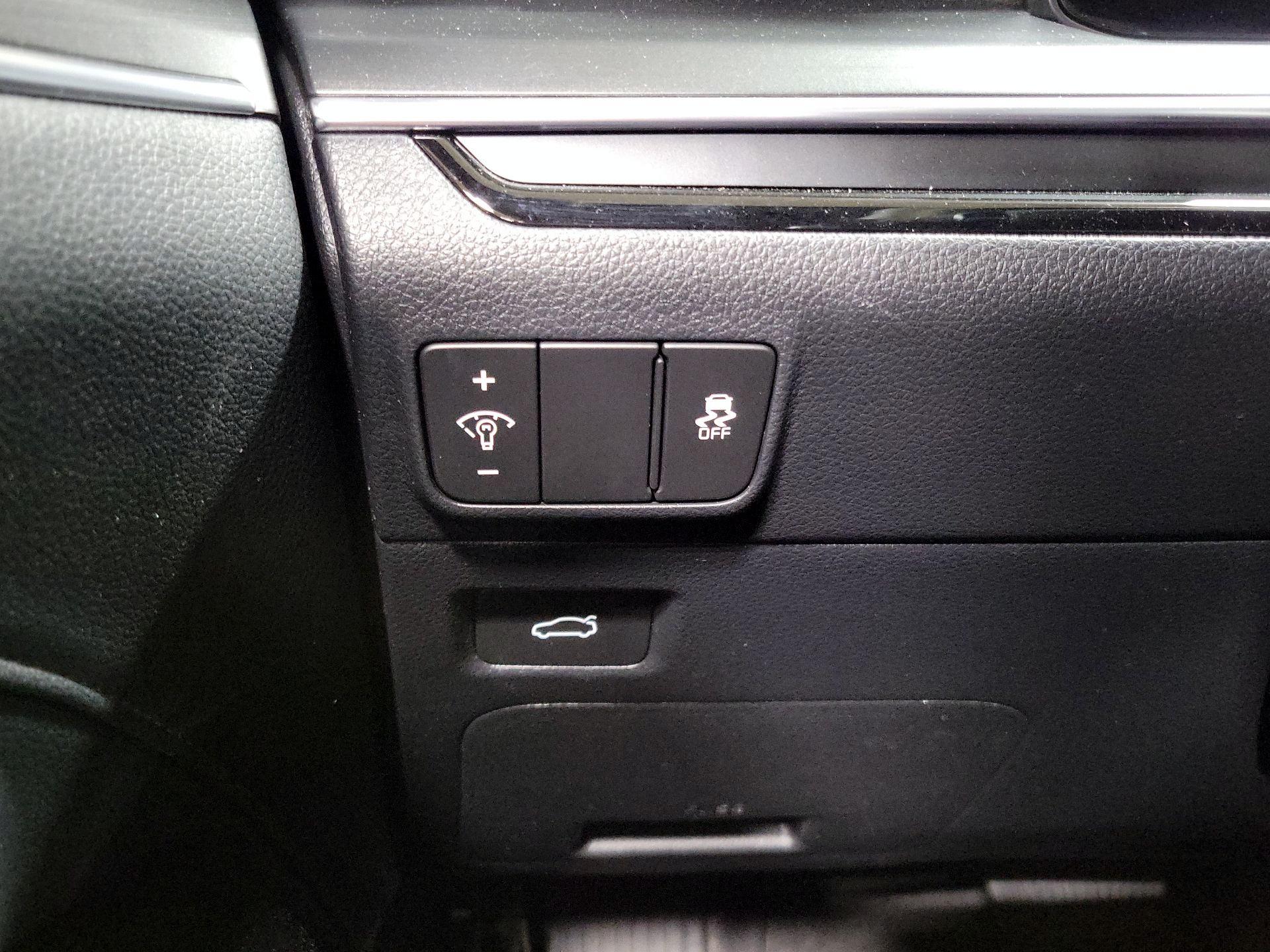 Thumbnail: 2025 Kia K5 - 13