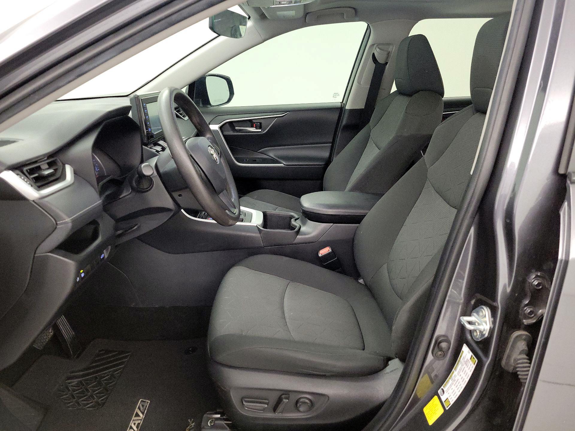 Thumbnail: 2022 Toyota RAV4 - 11