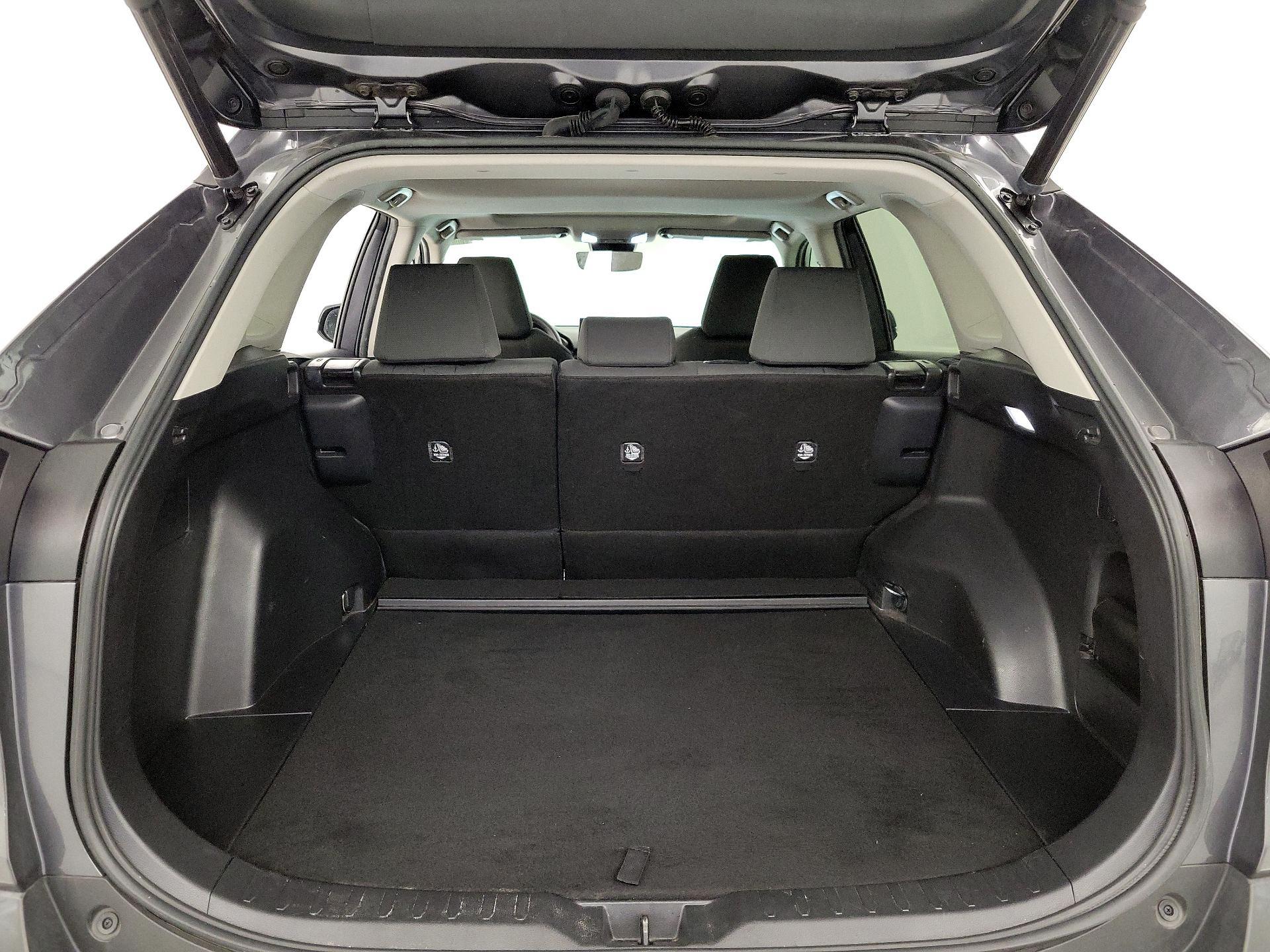 Thumbnail: 2022 Toyota RAV4 - 20