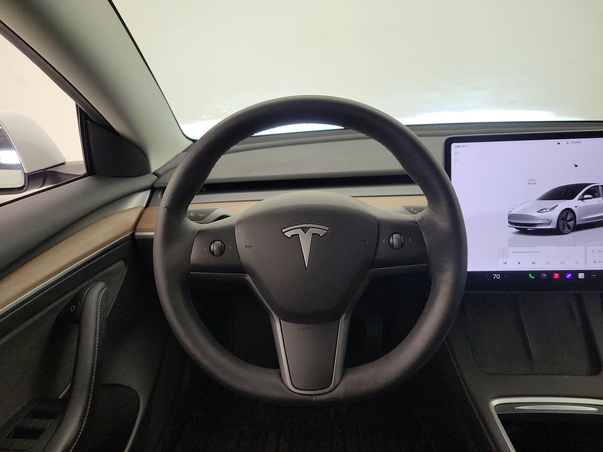 Thumbnail: 2023 Tesla Model 3 - 10