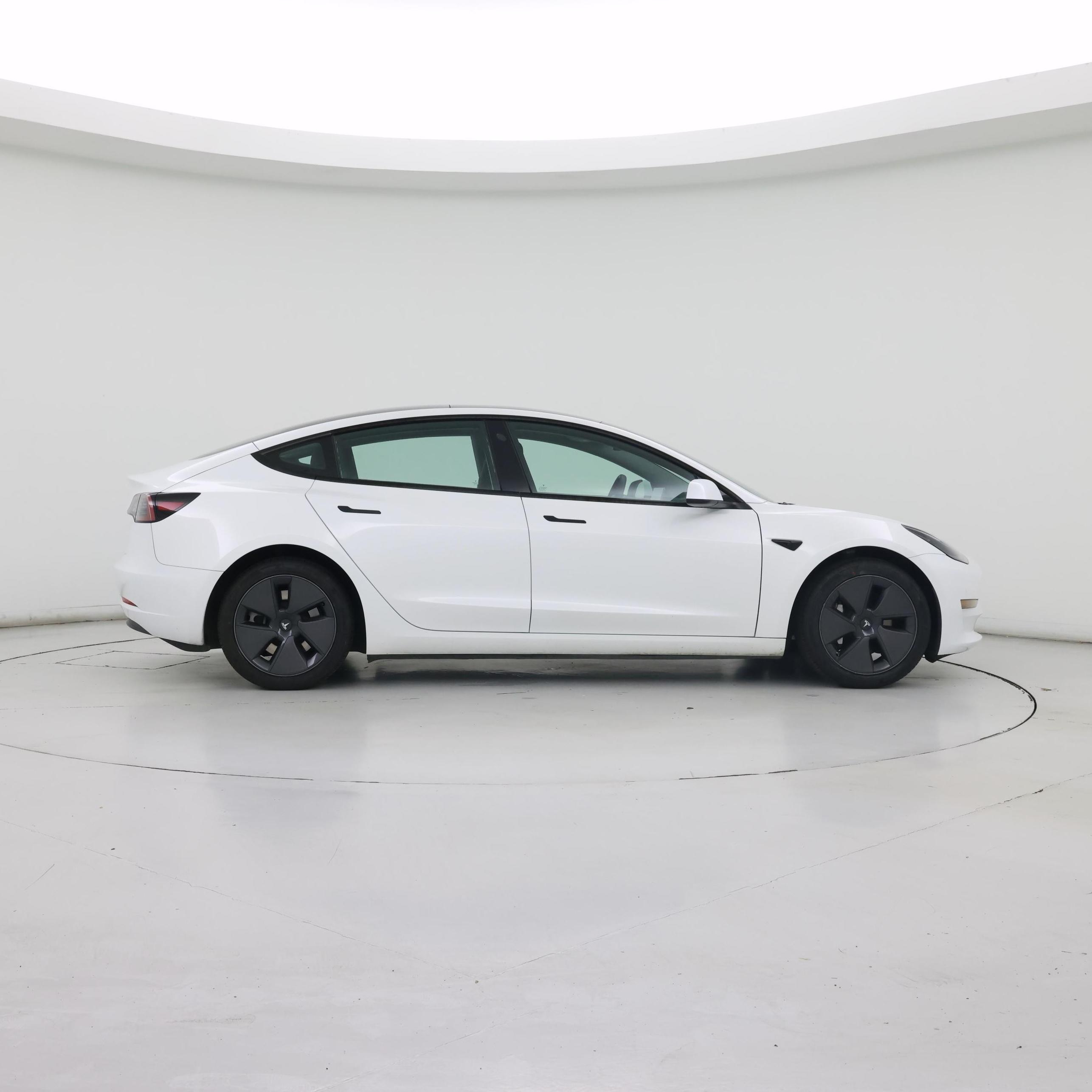 Thumbnail: 2023 Tesla Model 3 - 7