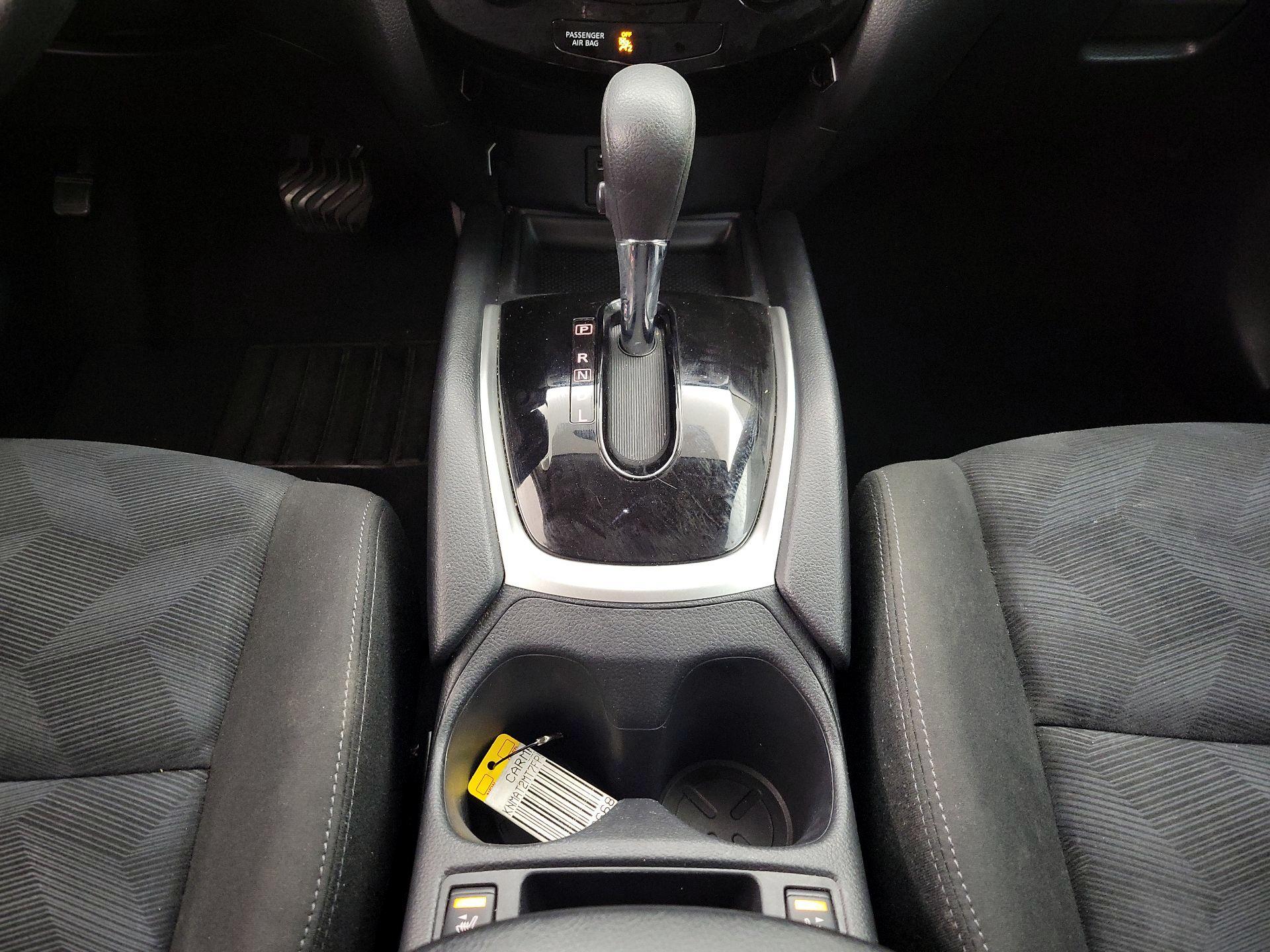 Thumbnail: 2015 Nissan Rogue - 18