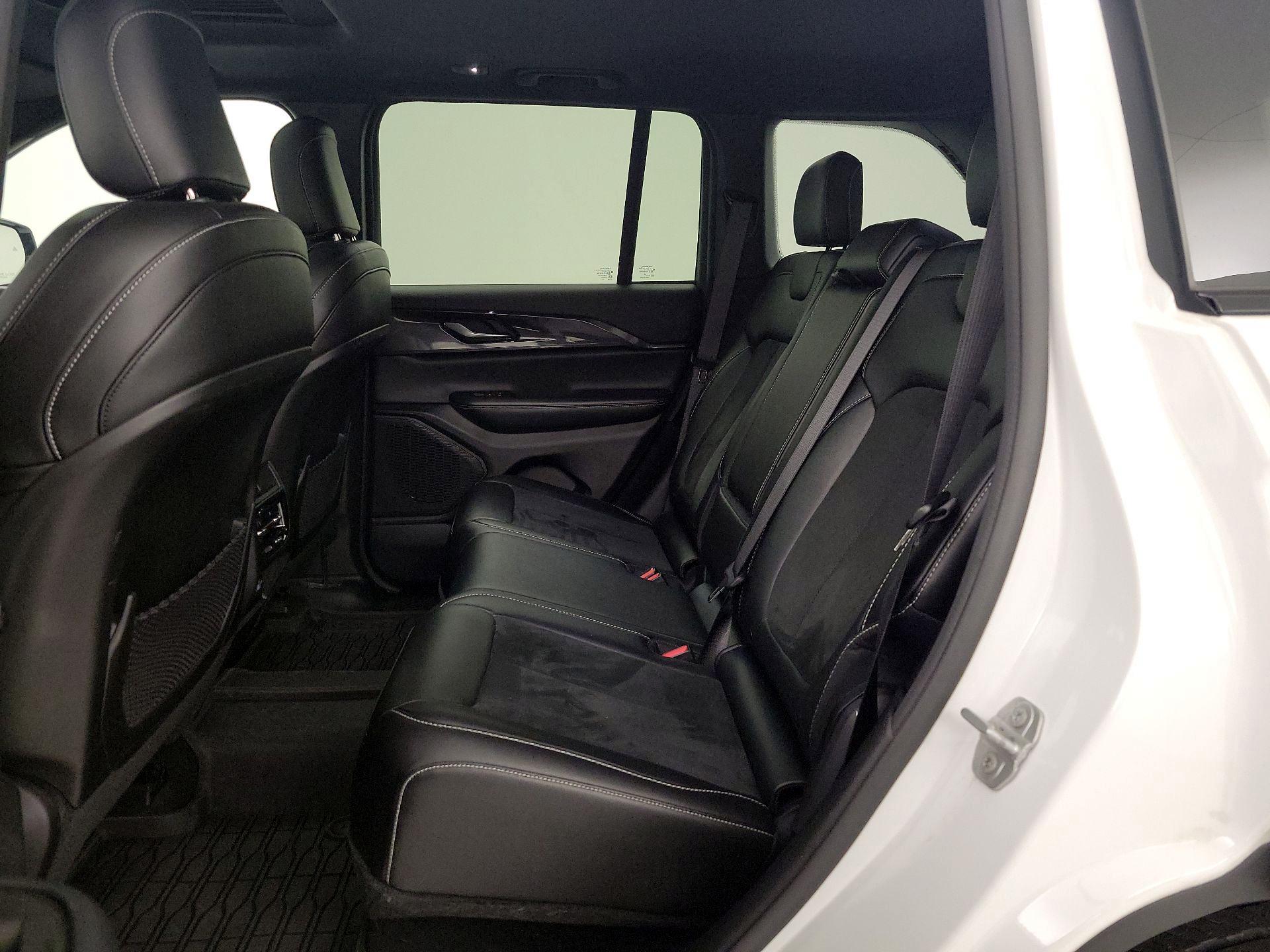 Thumbnail: 2023 Jeep Grand Cherokee - 19