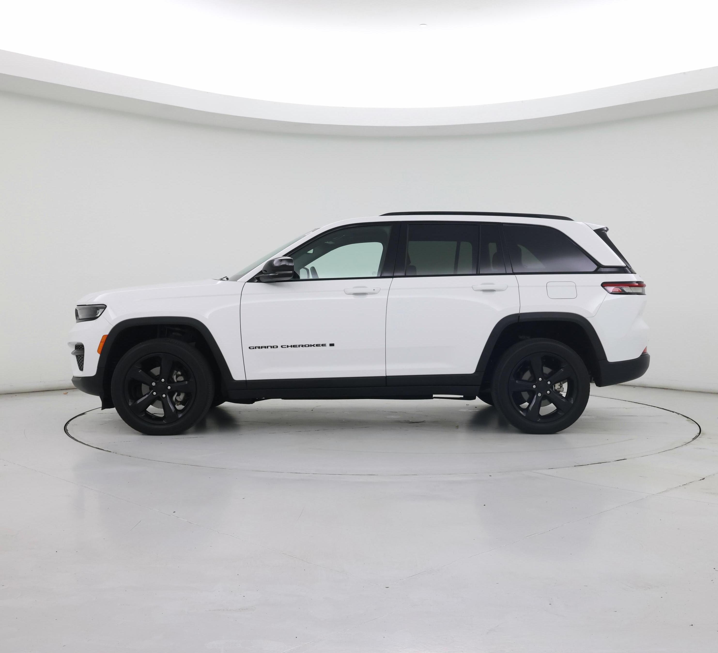 Thumbnail: 2023 Jeep Grand Cherokee - 3