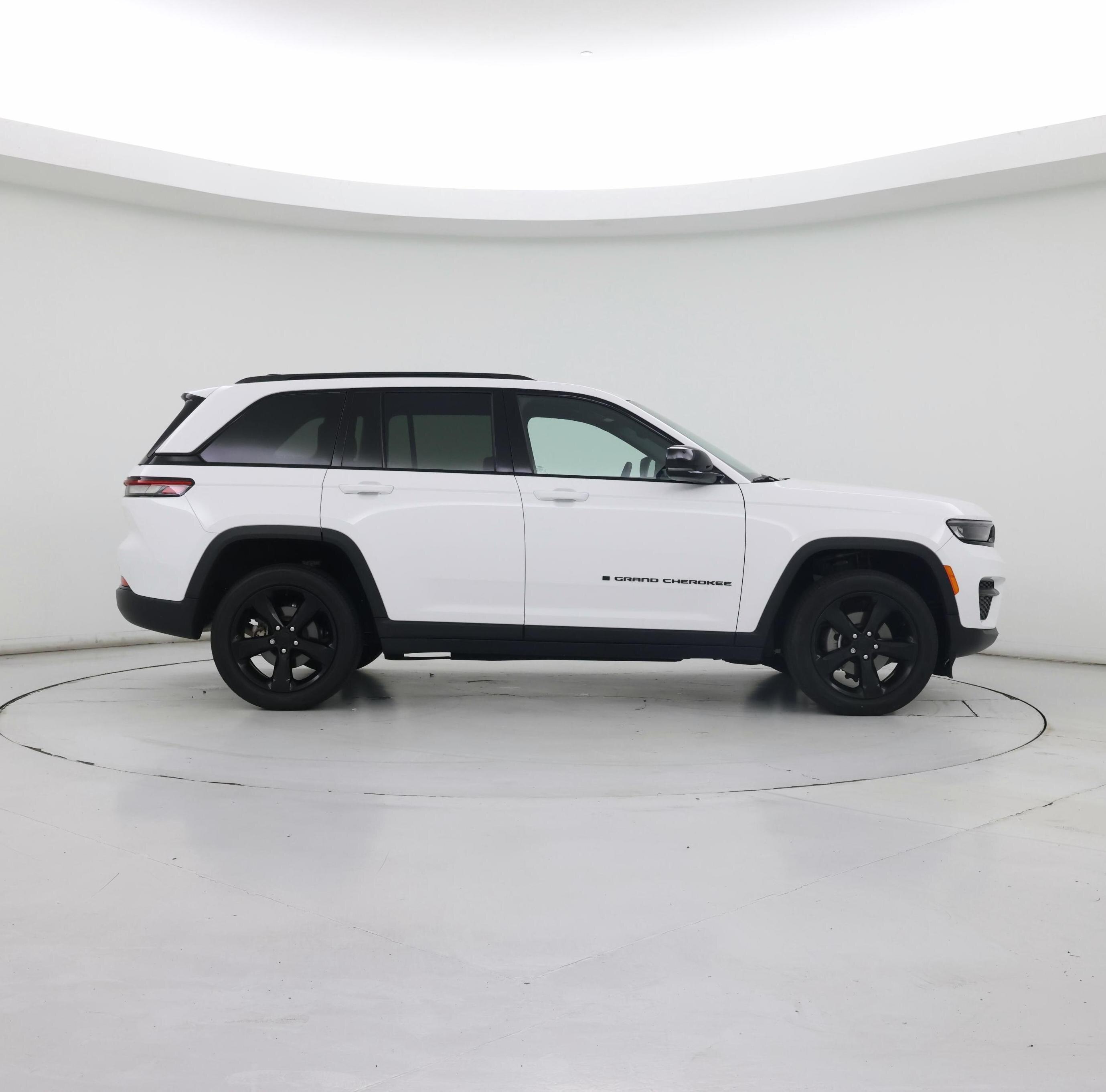 Thumbnail: 2023 Jeep Grand Cherokee - 7