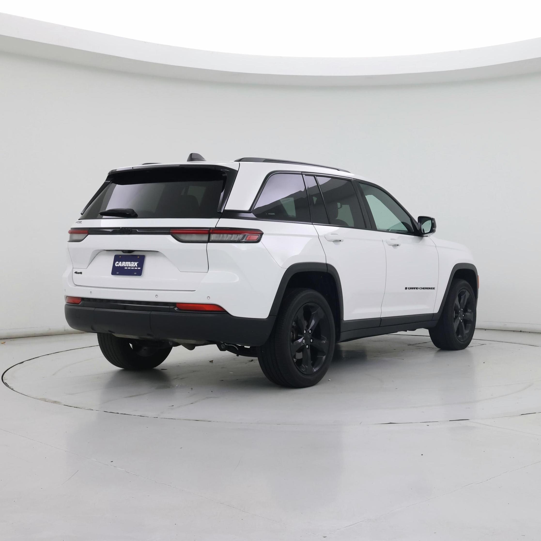 Thumbnail: 2023 Jeep Grand Cherokee - 8