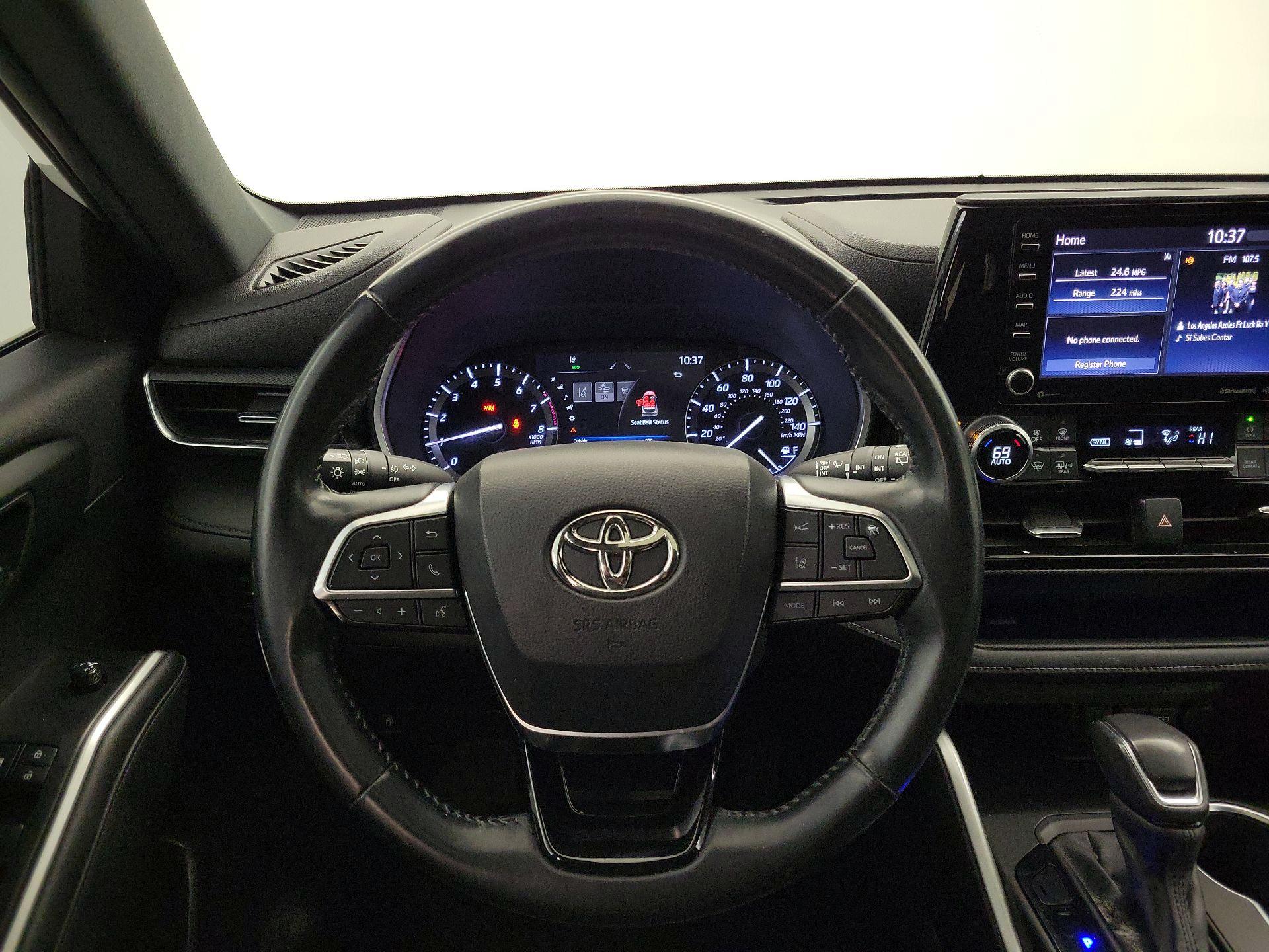 Thumbnail: 2021 Toyota Highlander - 10