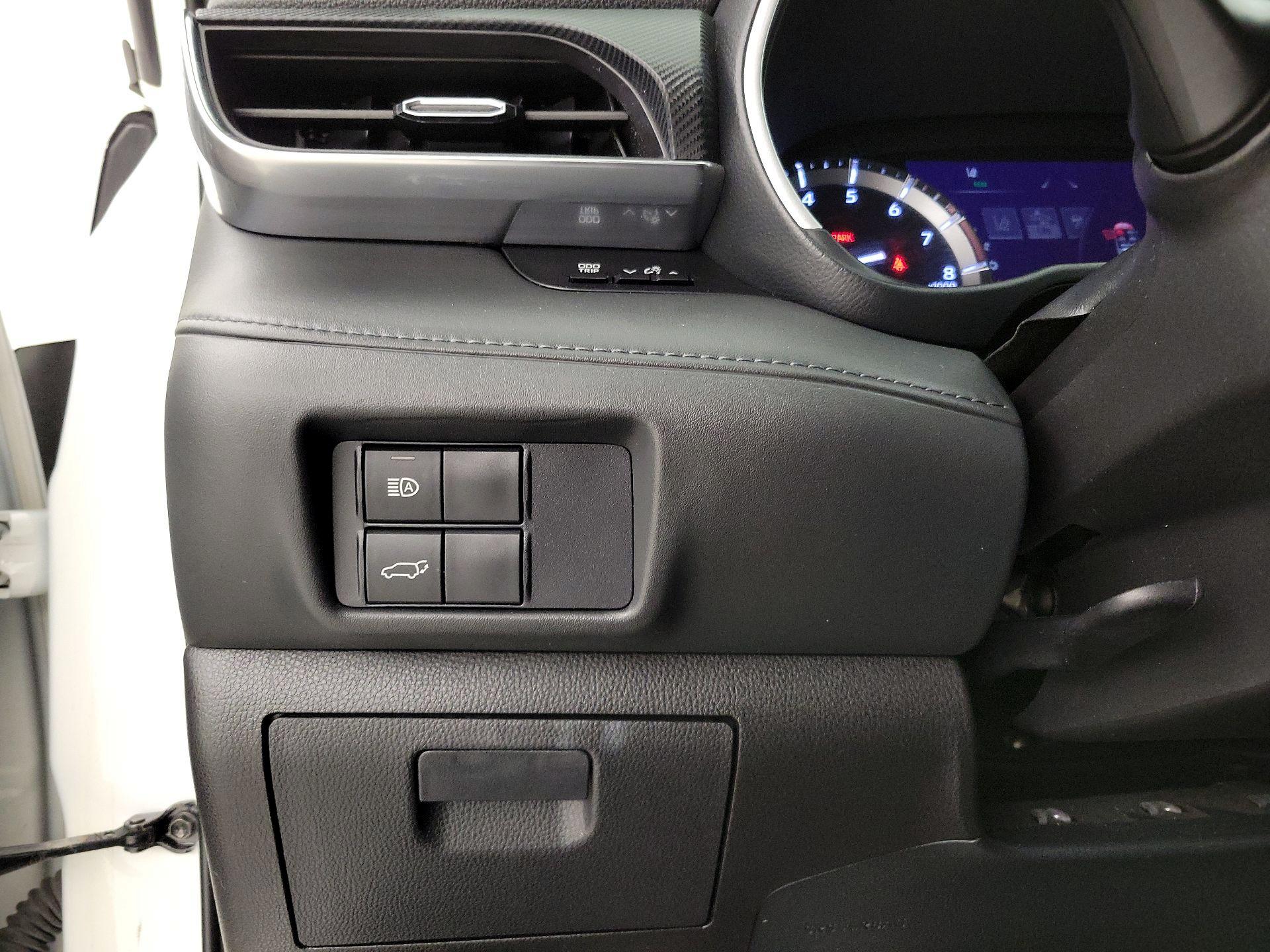 Thumbnail: 2021 Toyota Highlander - 13