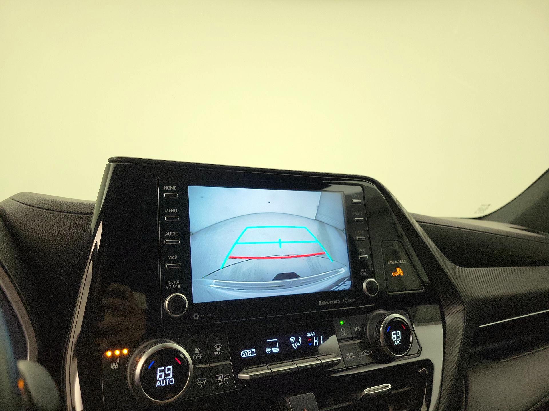 Thumbnail: 2021 Toyota Highlander - 14