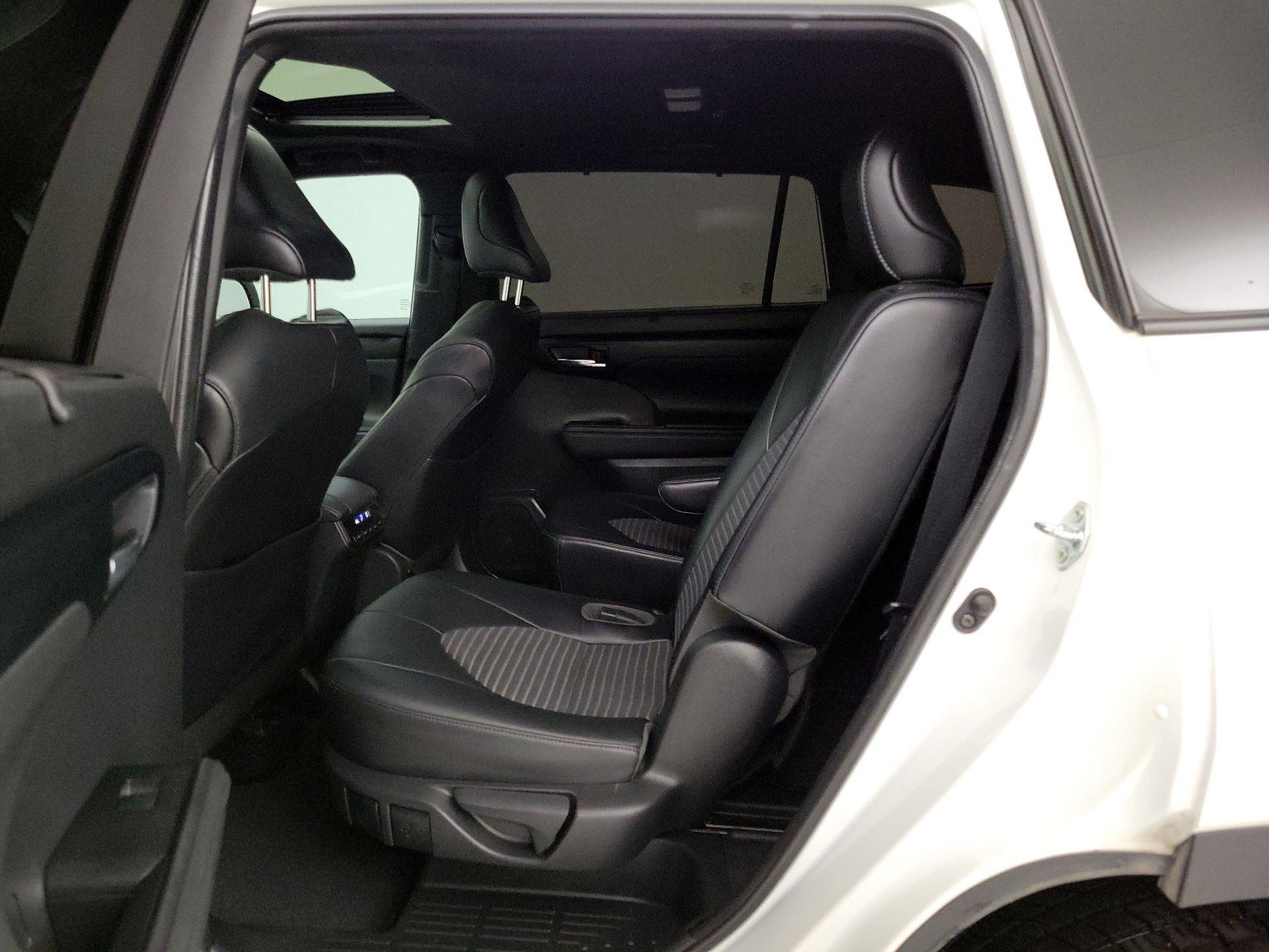 Thumbnail: 2021 Toyota Highlander - 19