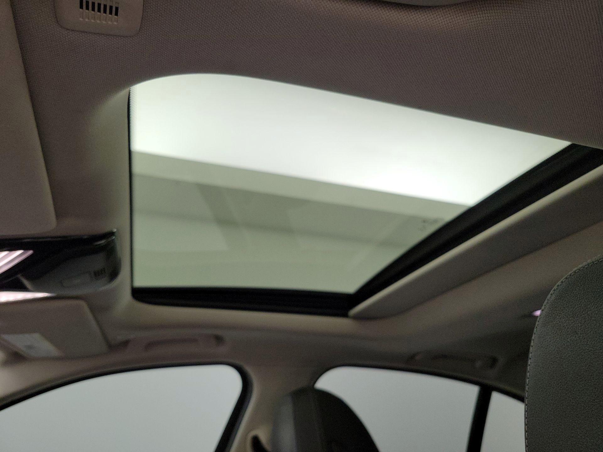 Thumbnail: 2019 BMW 3 Series - 18