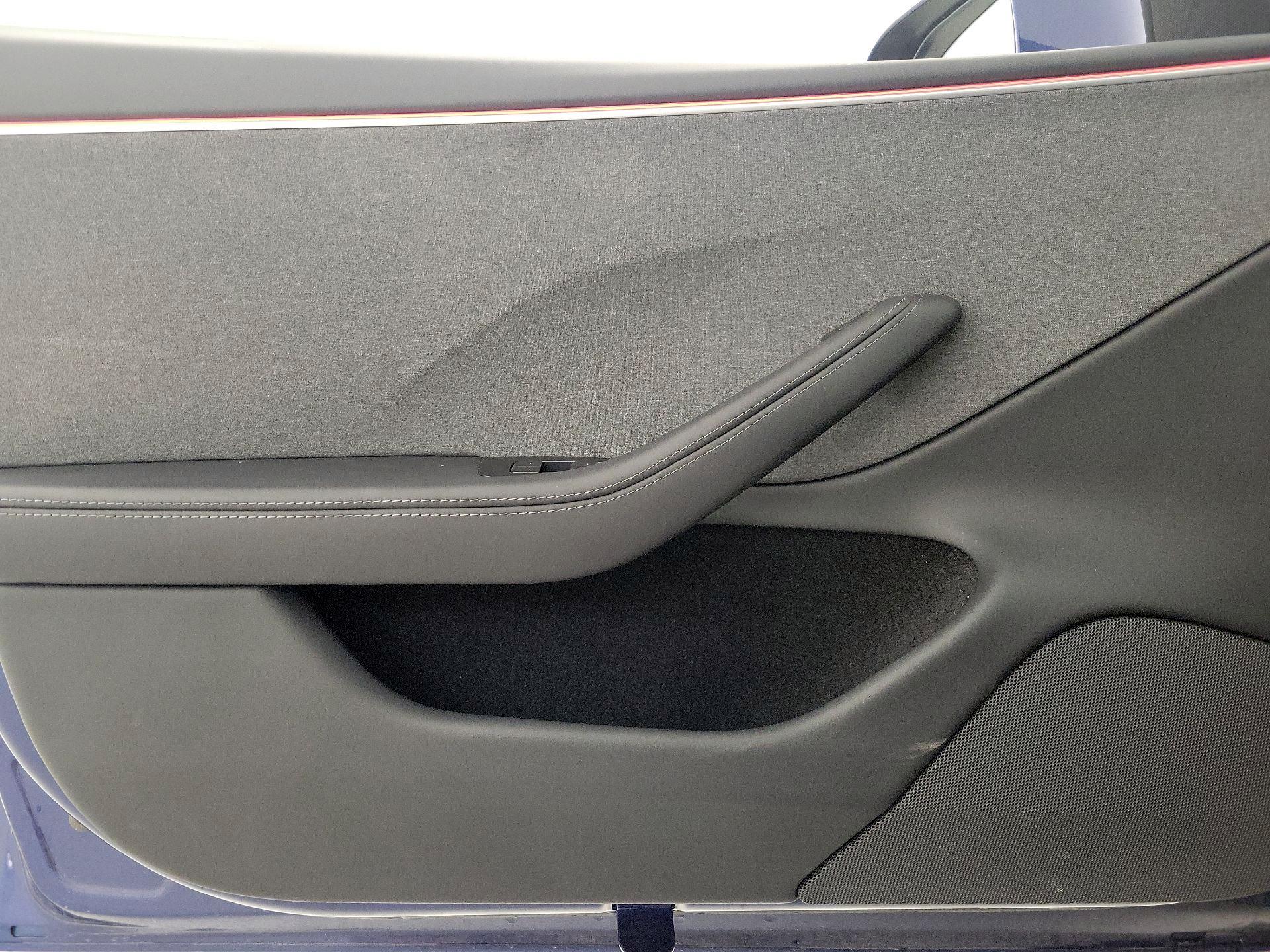 Thumbnail: 2025 Tesla Model 3 - 12