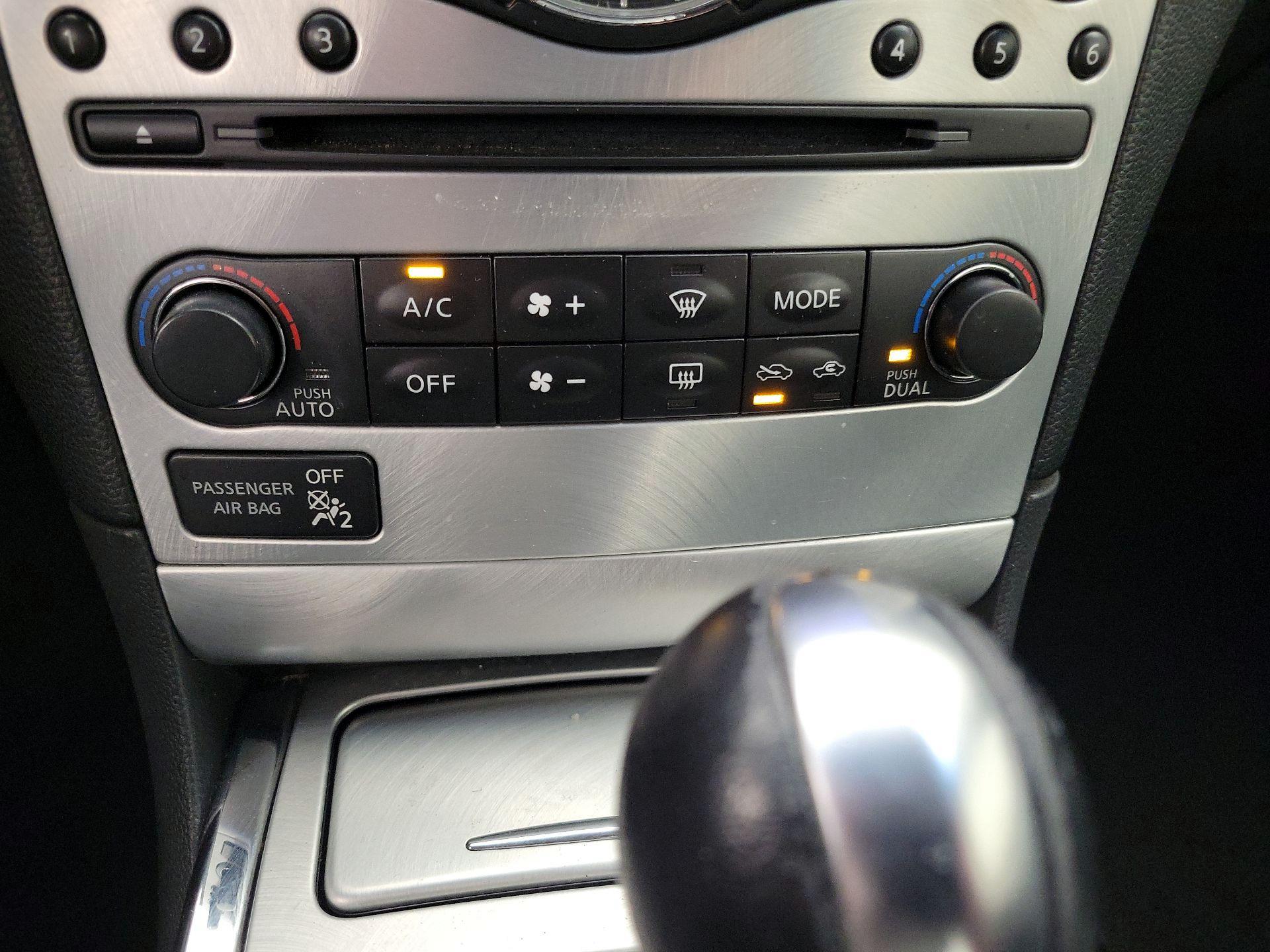 Thumbnail: 2014 INFINITI Q60 - 16