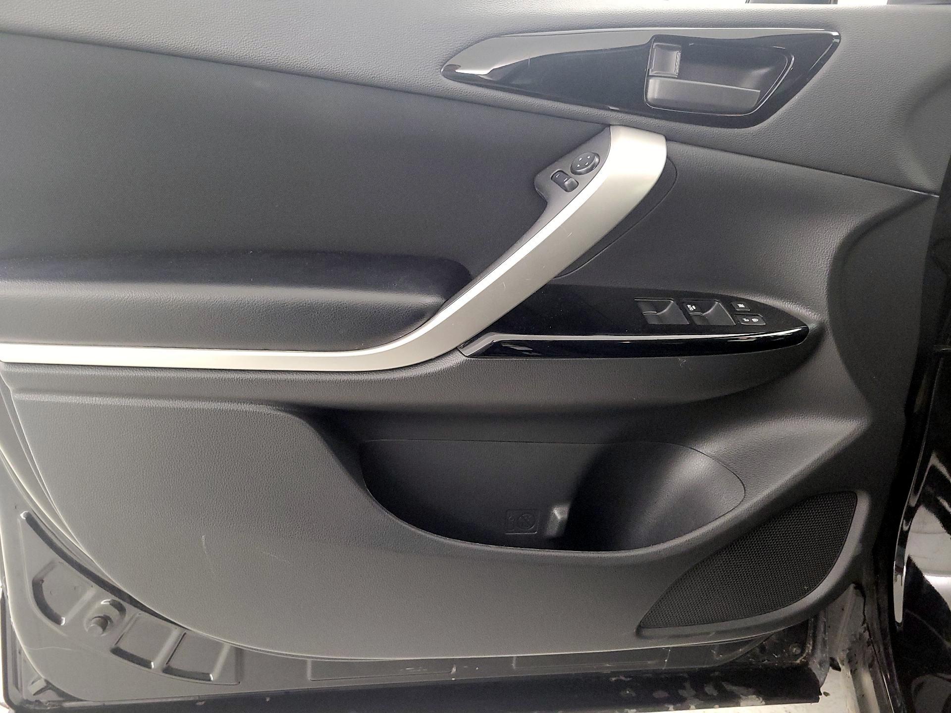 Thumbnail: 2023 Mitsubishi Eclipse Cross - 12