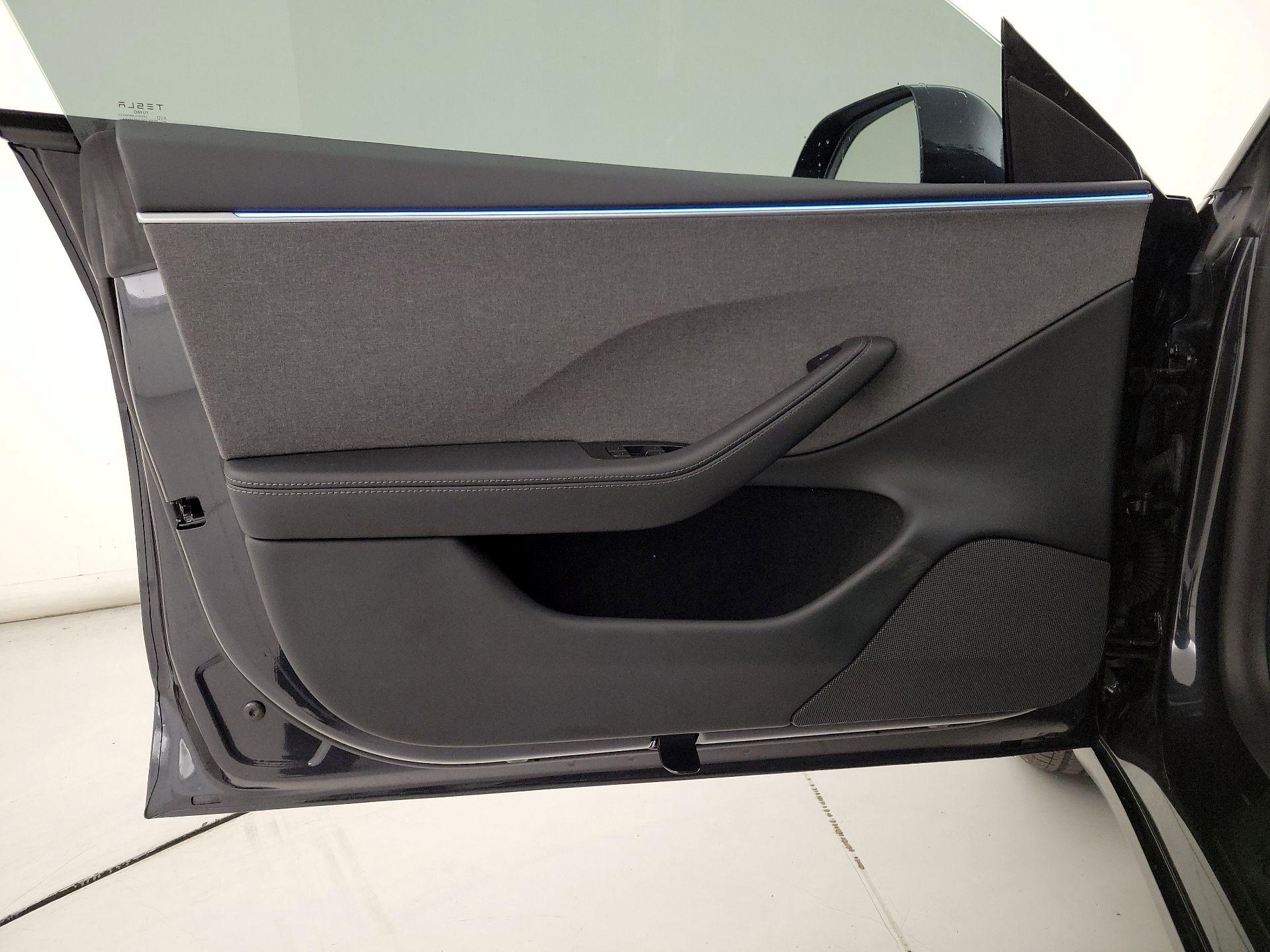 Thumbnail: 2025 Tesla Model 3 - 12