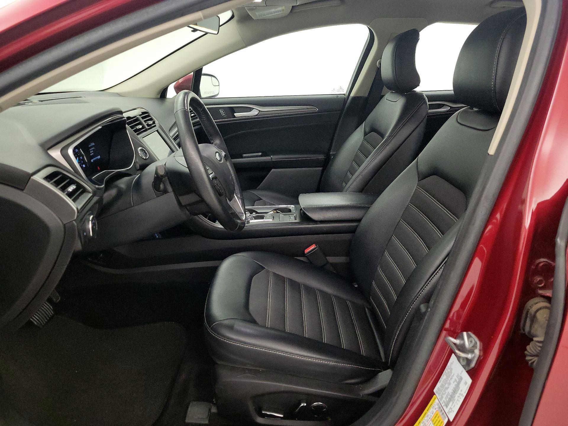 Thumbnail: 2017 Ford Fusion - 11