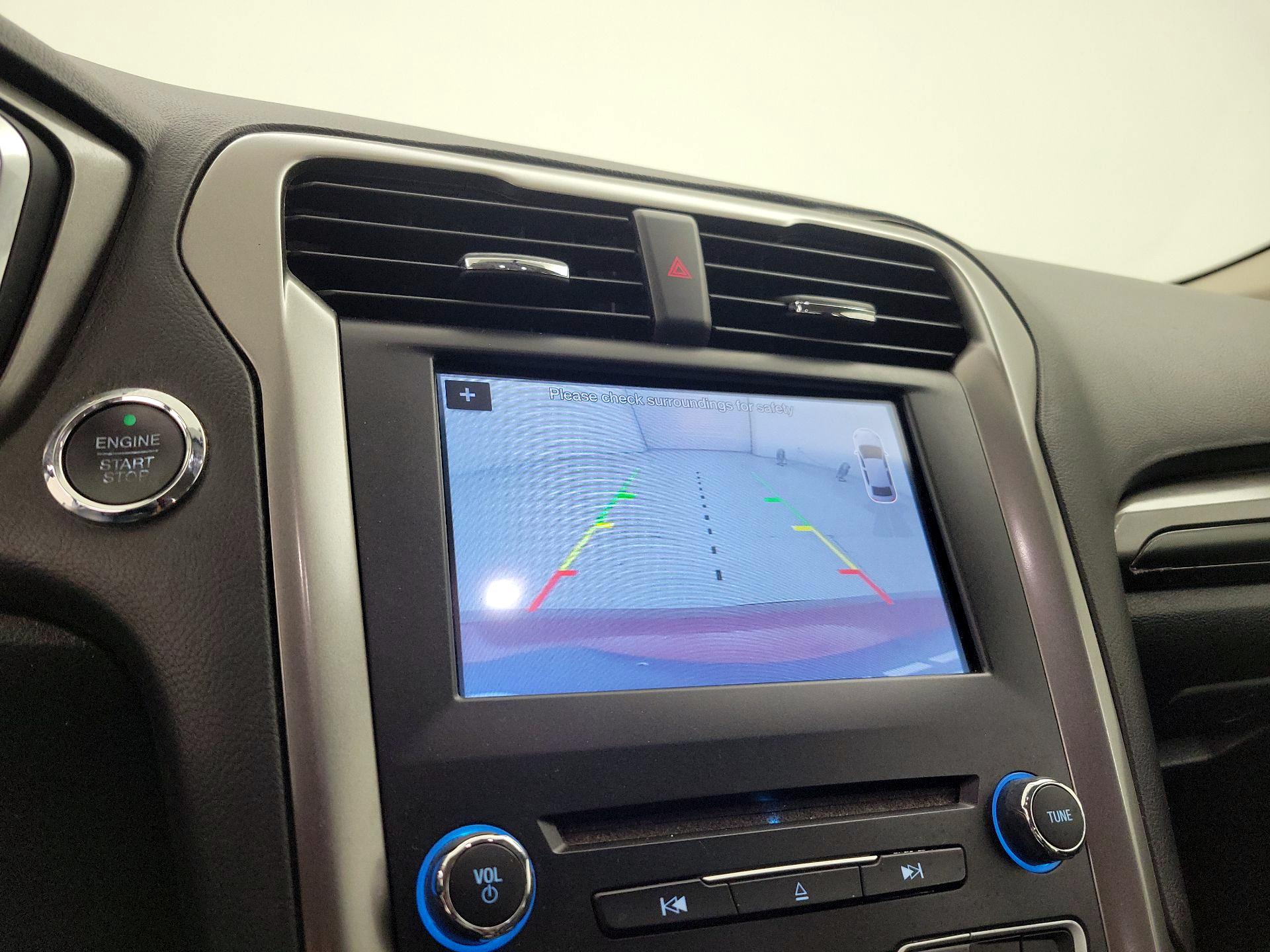 Thumbnail: 2017 Ford Fusion - 14