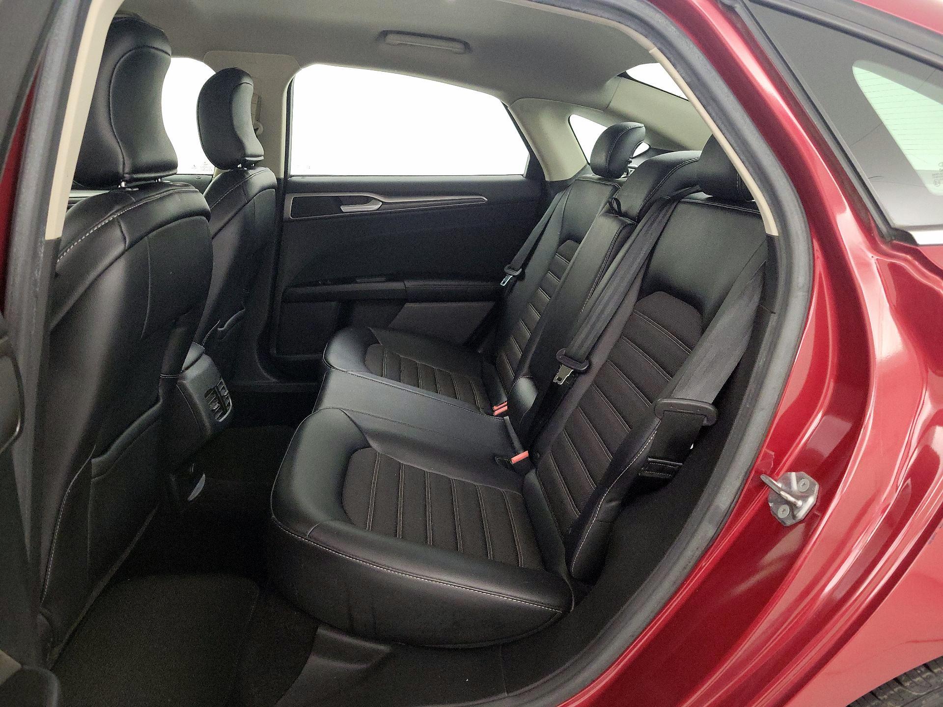 Thumbnail: 2017 Ford Fusion - 18