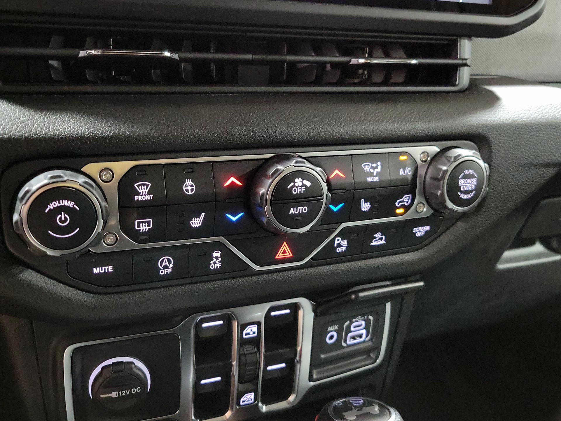 Thumbnail: 2024 Jeep Wrangler - 16