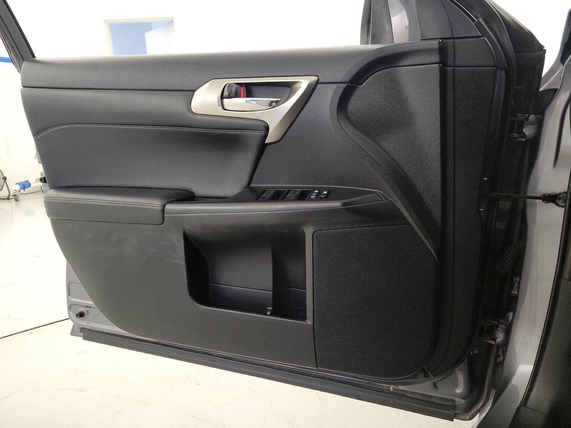 Thumbnail: 2016 Lexus CT - 12