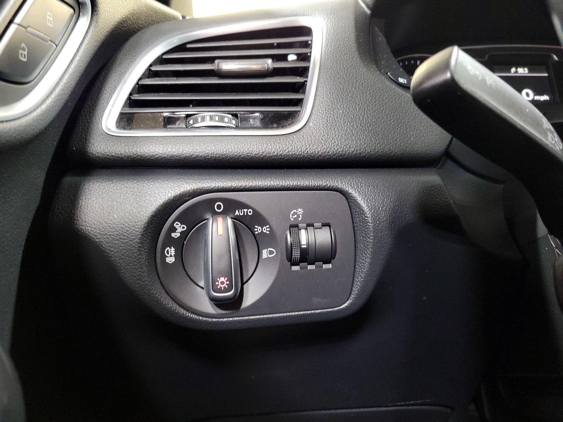 Thumbnail: 2016 Audi Q3 - 13