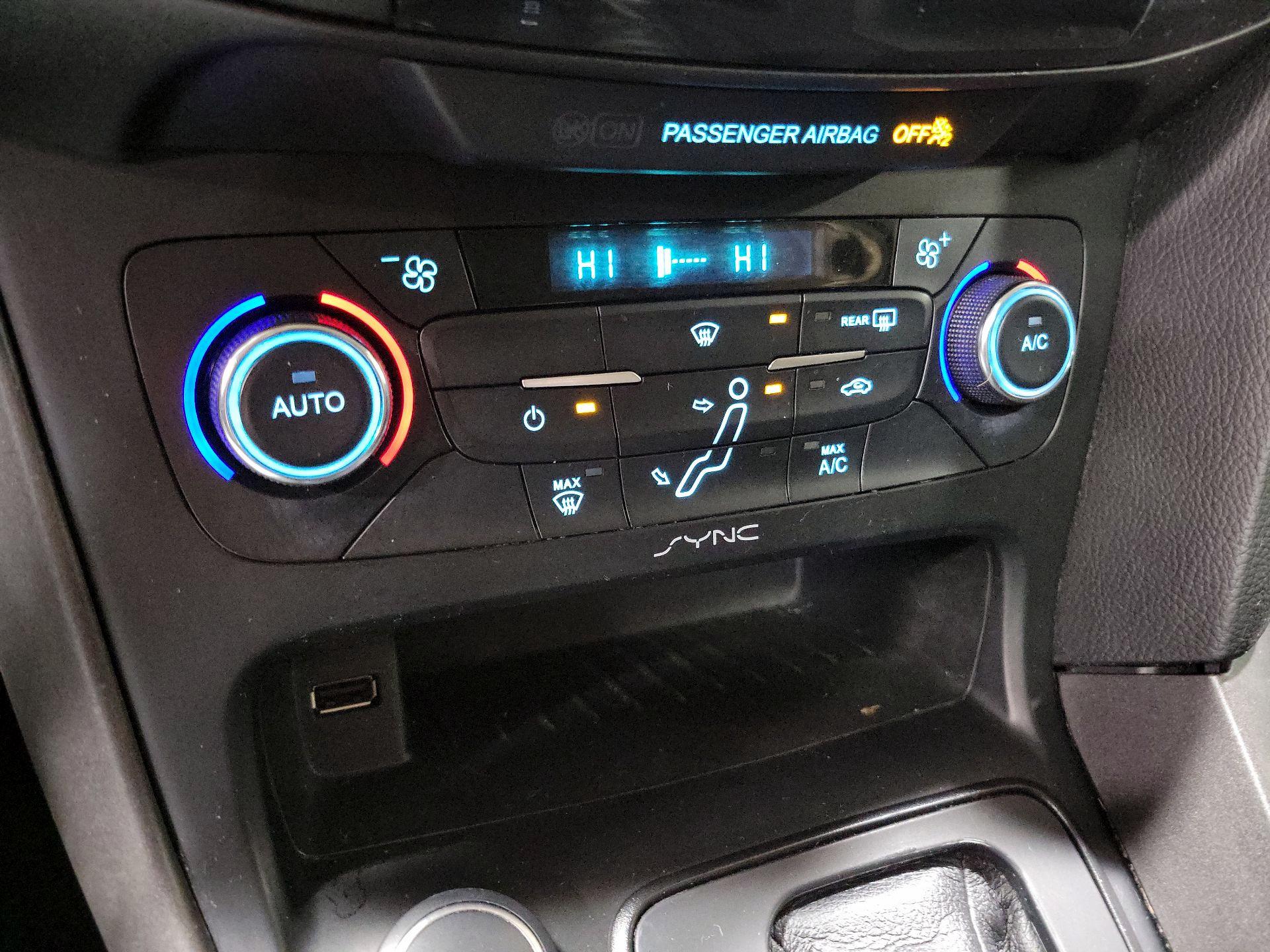 Thumbnail: 2017 Ford Focus - 17