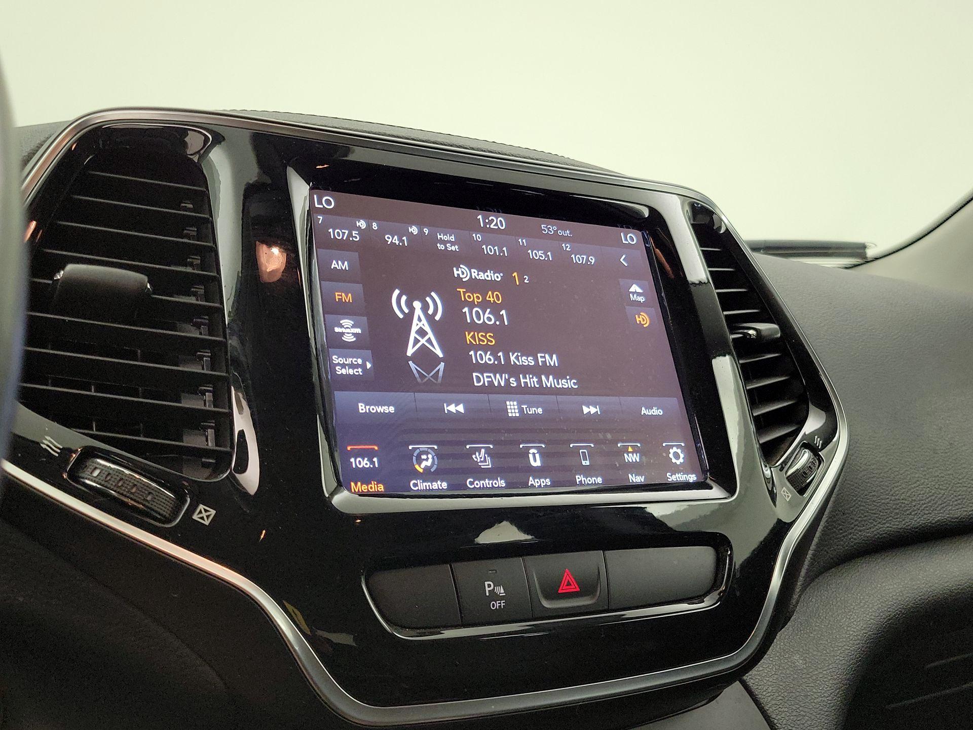 Thumbnail: 2020 Jeep Cherokee - 15