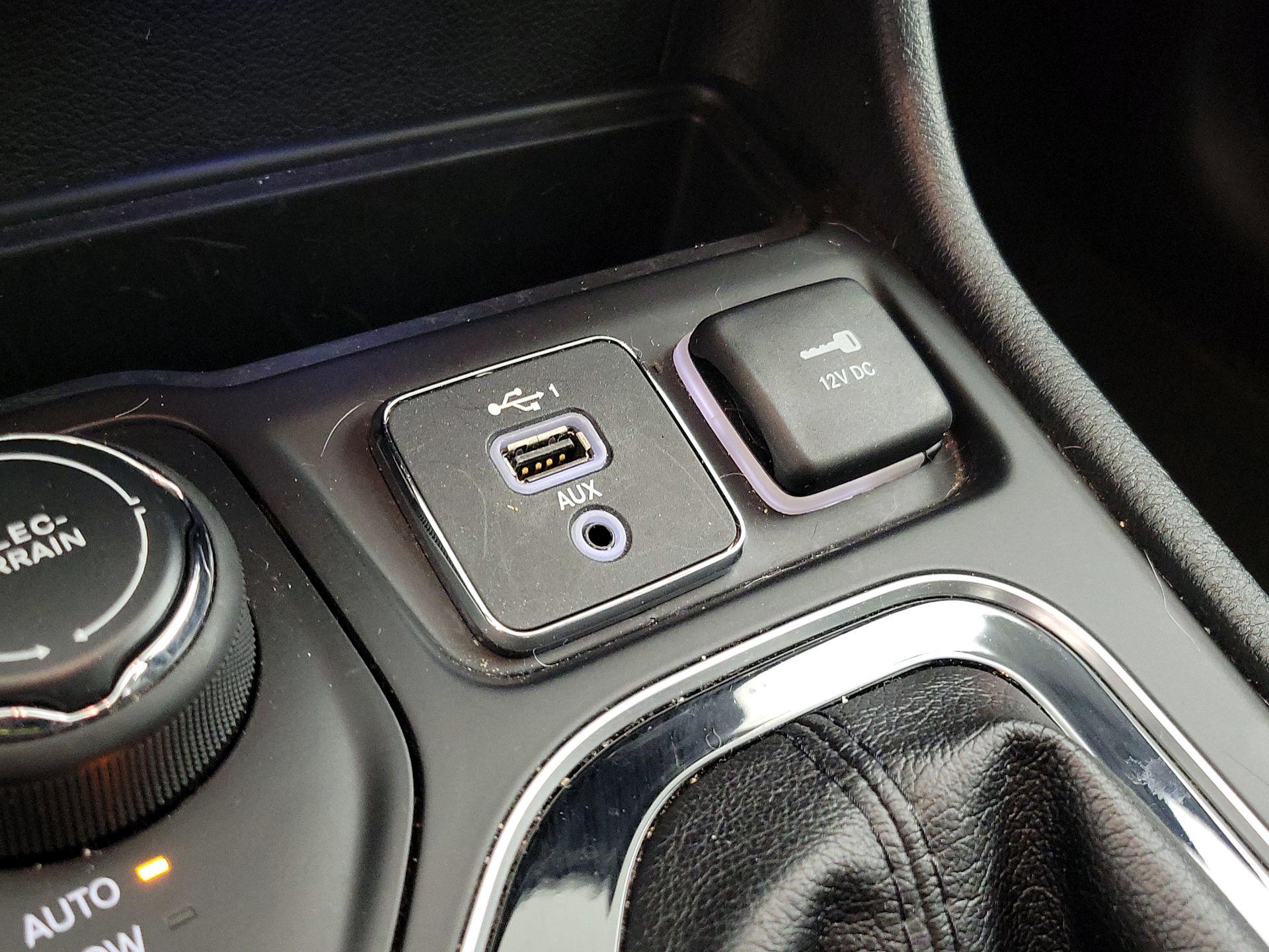 Thumbnail: 2020 Jeep Cherokee - 18