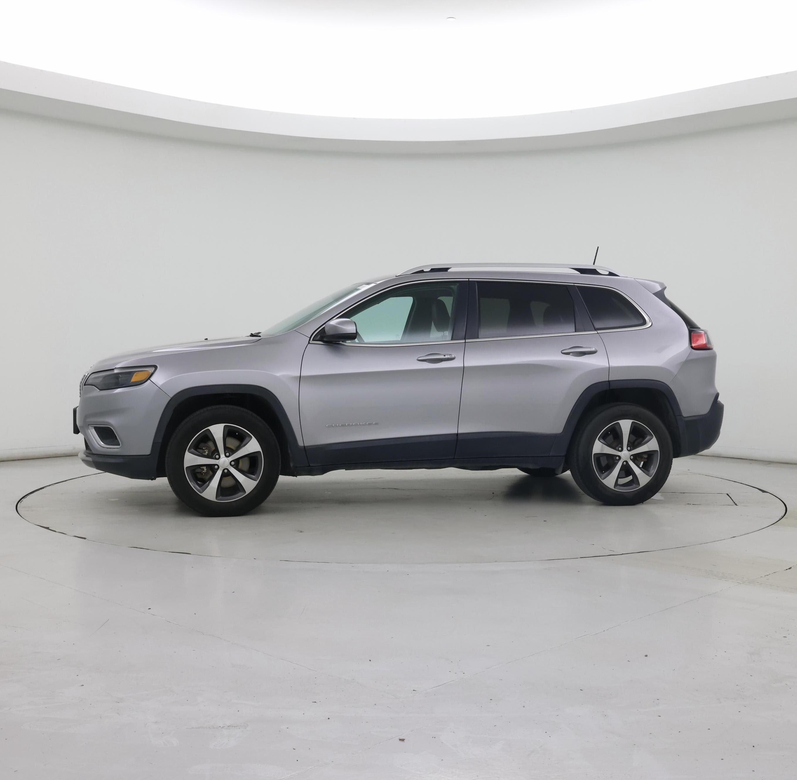 Thumbnail: 2020 Jeep Cherokee - 3