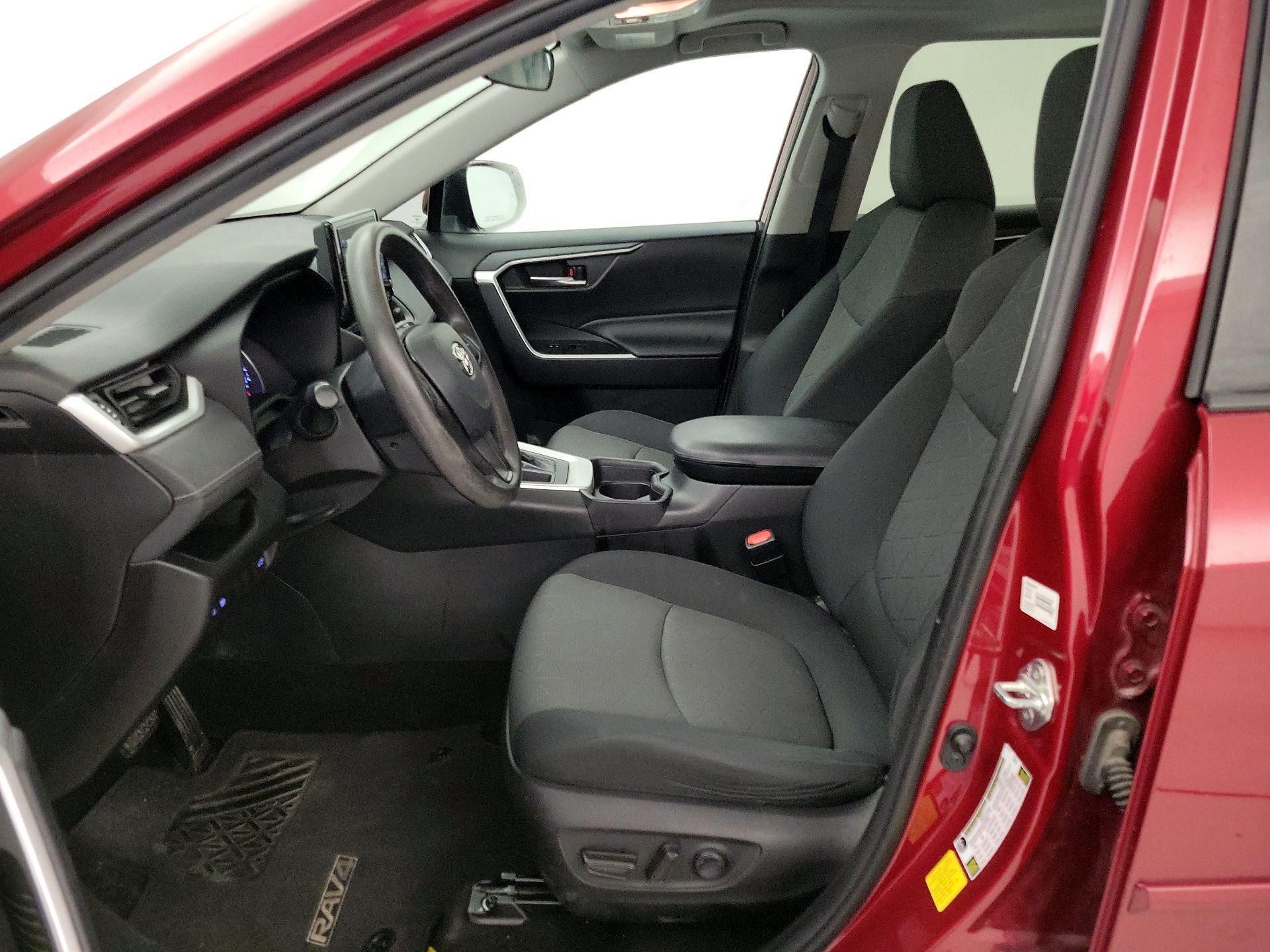 Thumbnail: 2020 Toyota RAV4 - 11