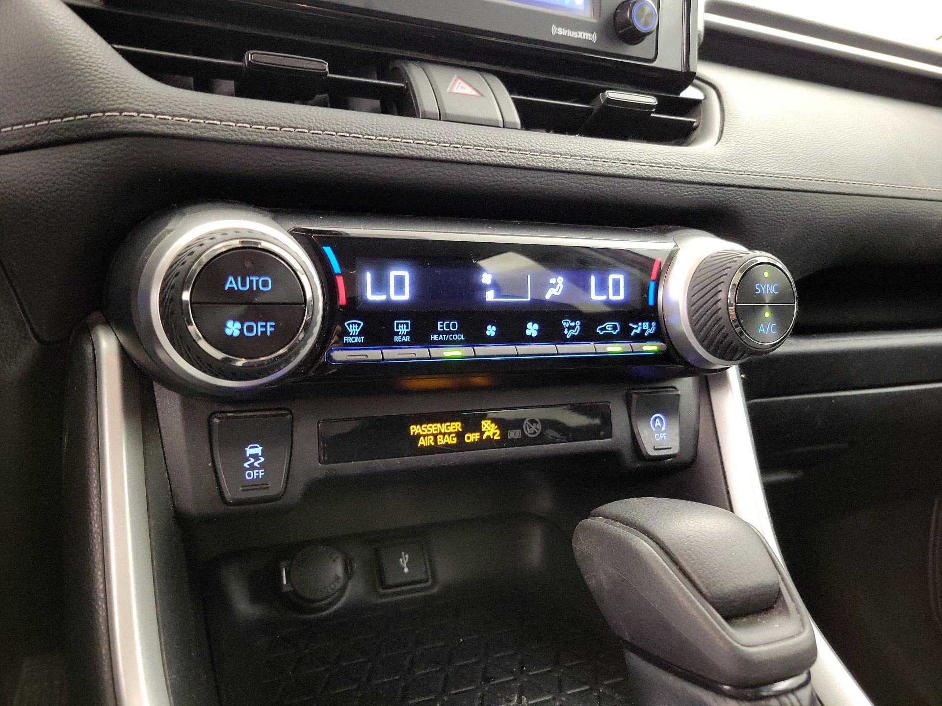 Thumbnail: 2020 Toyota RAV4 - 16