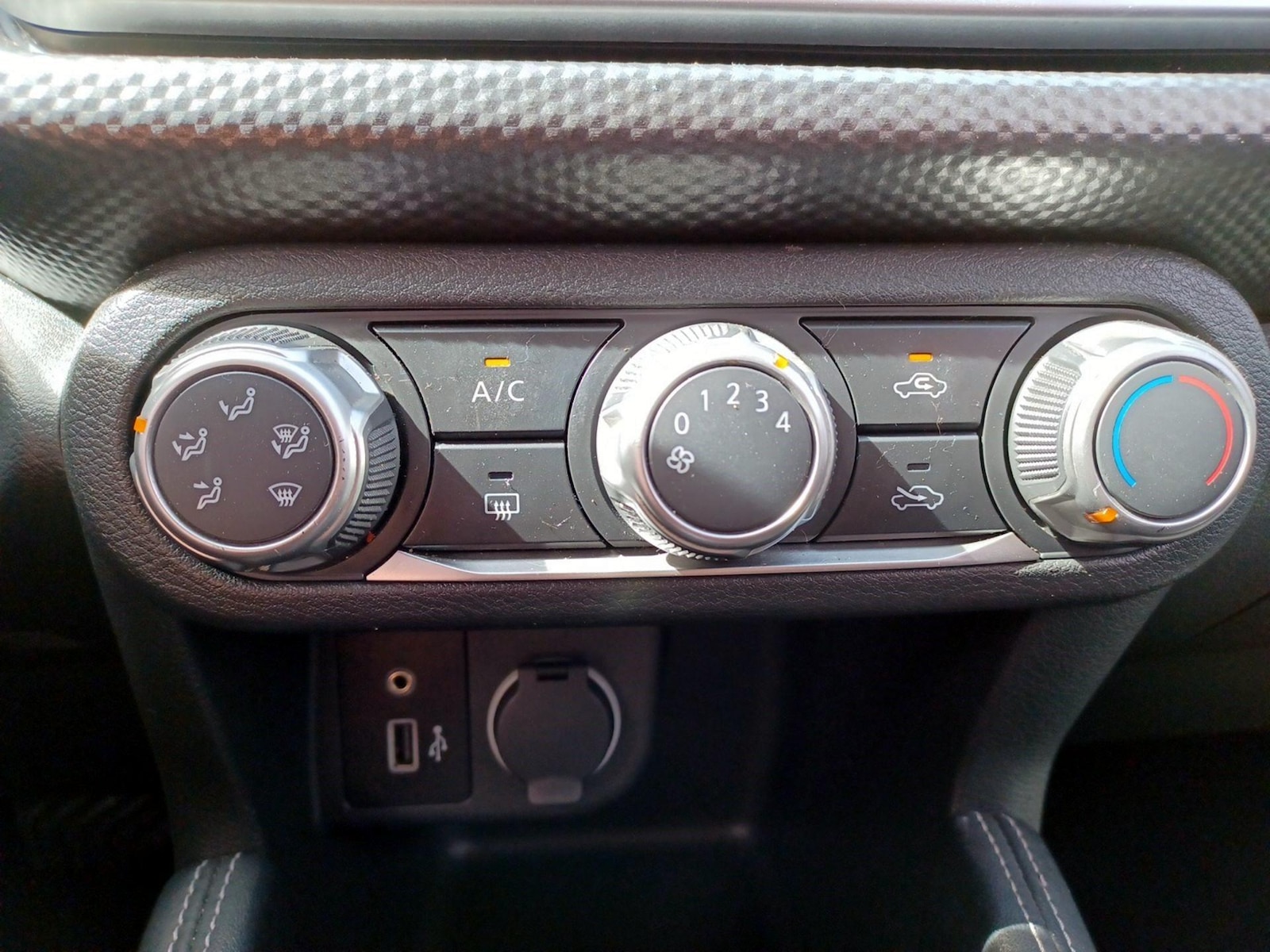 2018 Nissan Kicks S - Photo 16