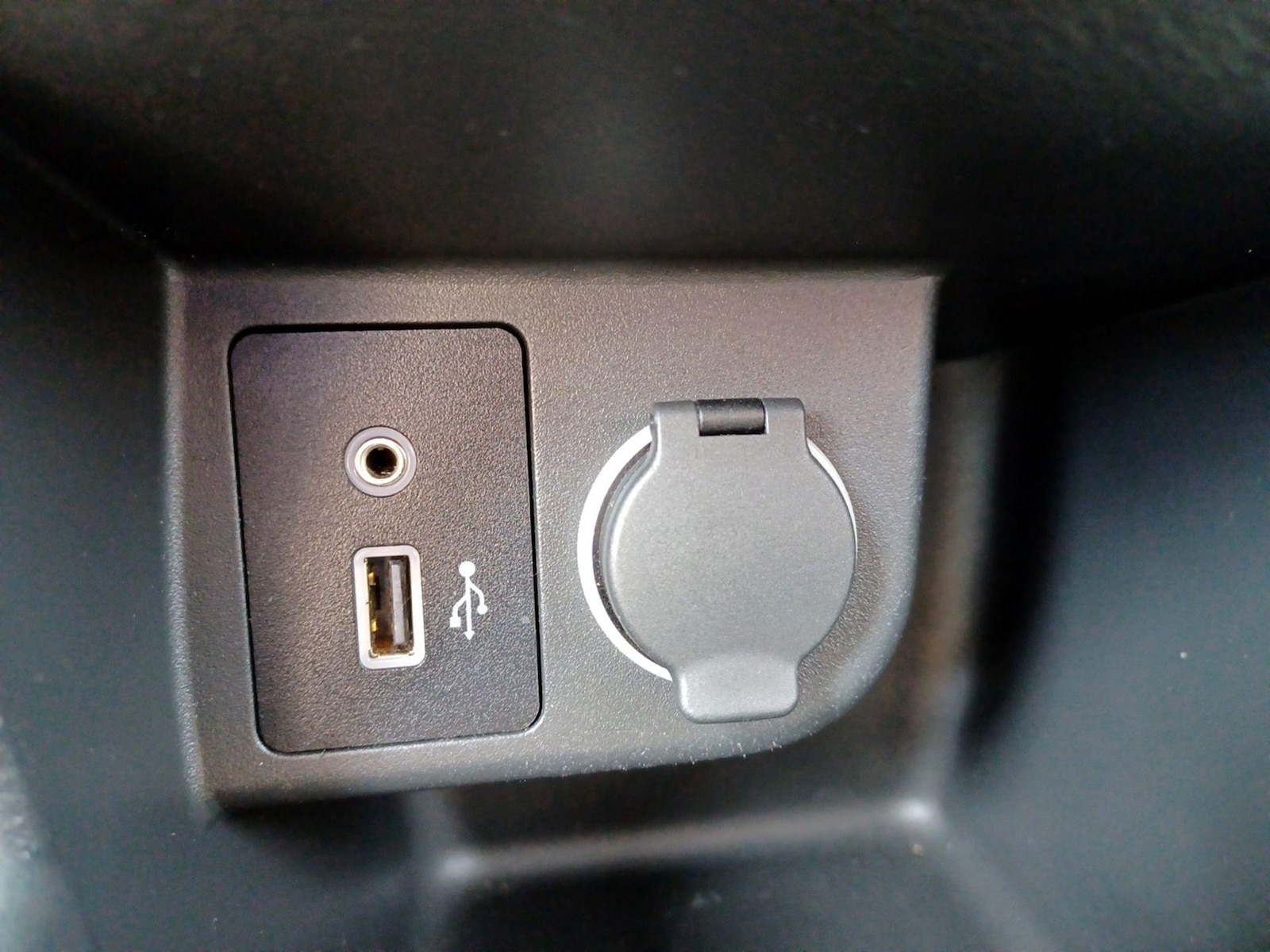 2018 Nissan Kicks S - Photo 18