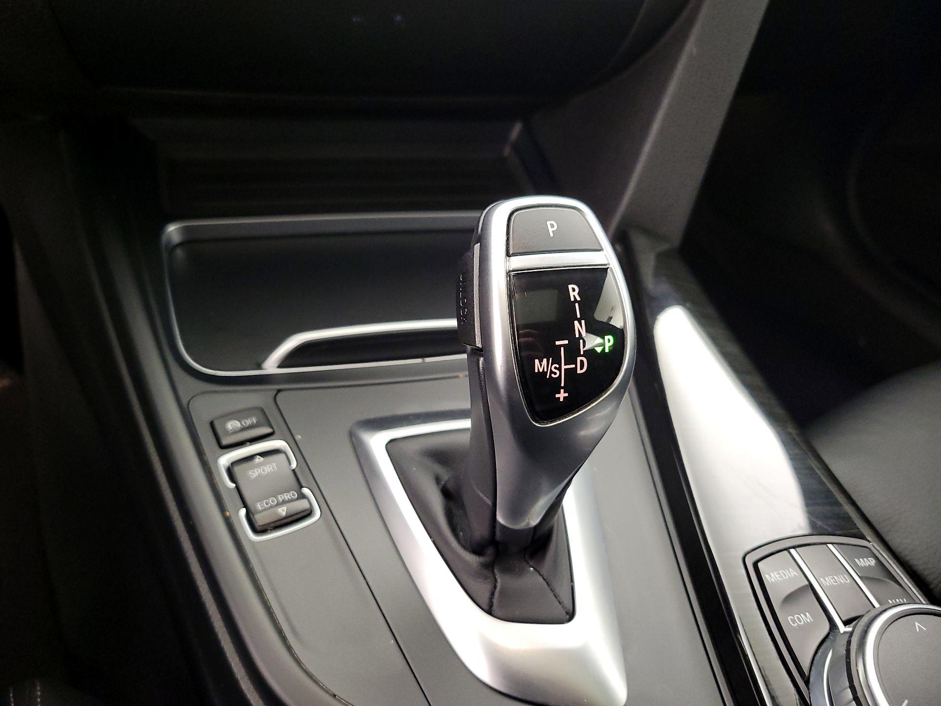 Thumbnail: 2018 BMW 3 Series - 17