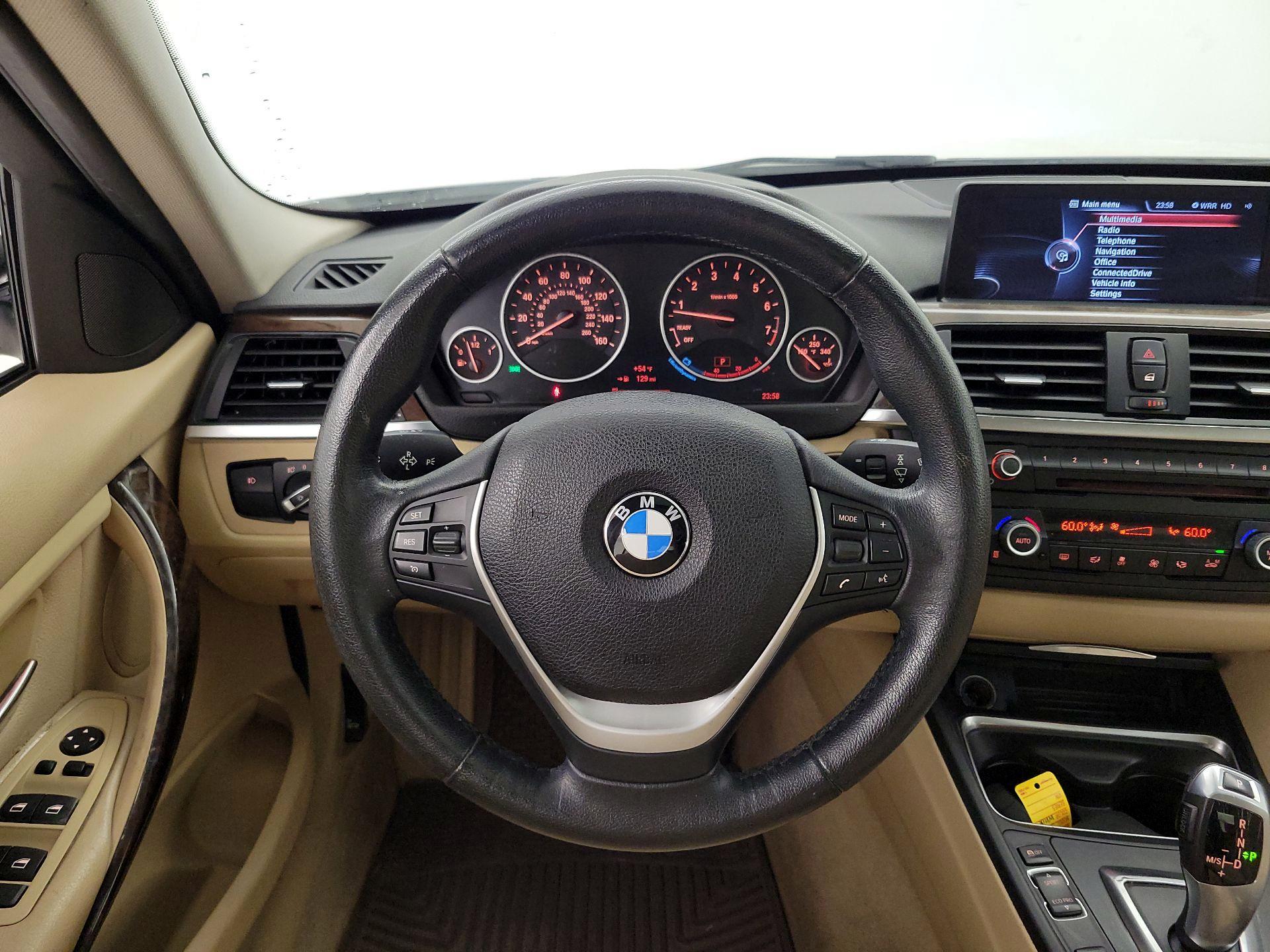 Thumbnail: 2015 BMW 3 Series - 10