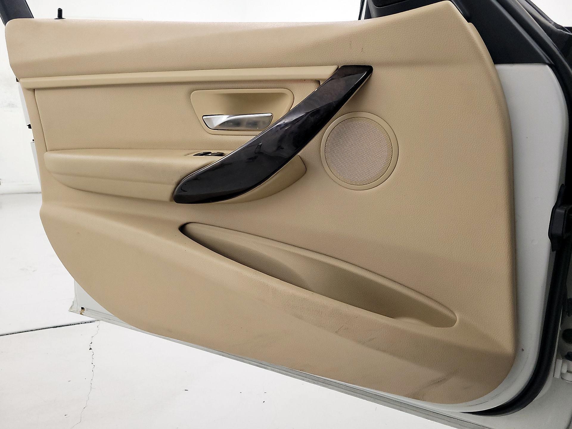 Thumbnail: 2015 BMW 3 Series - 12