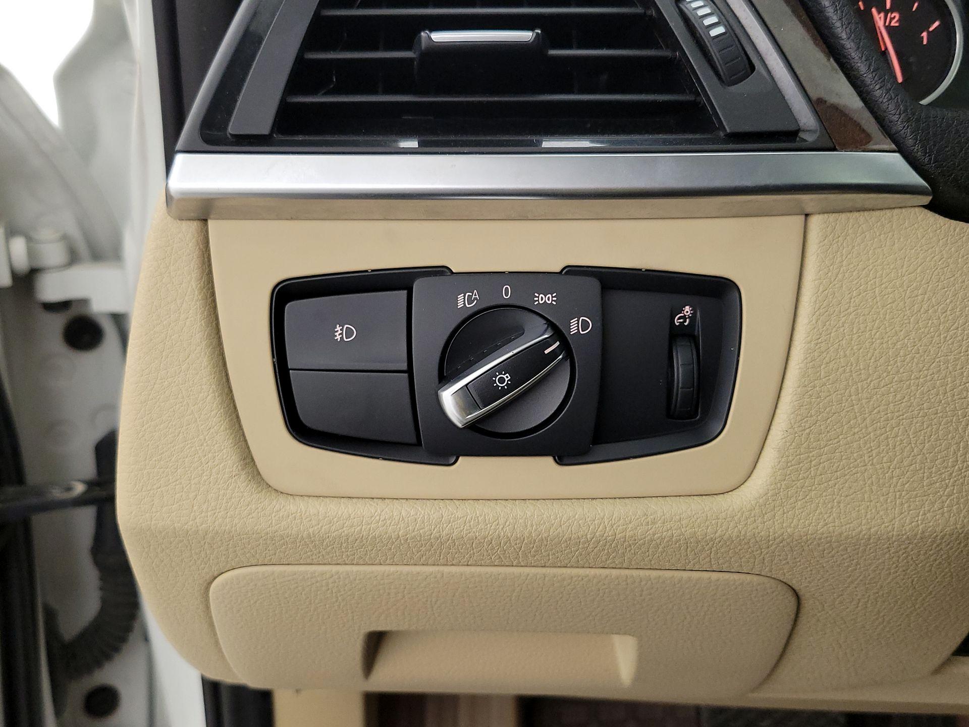 Thumbnail: 2015 BMW 3 Series - 13