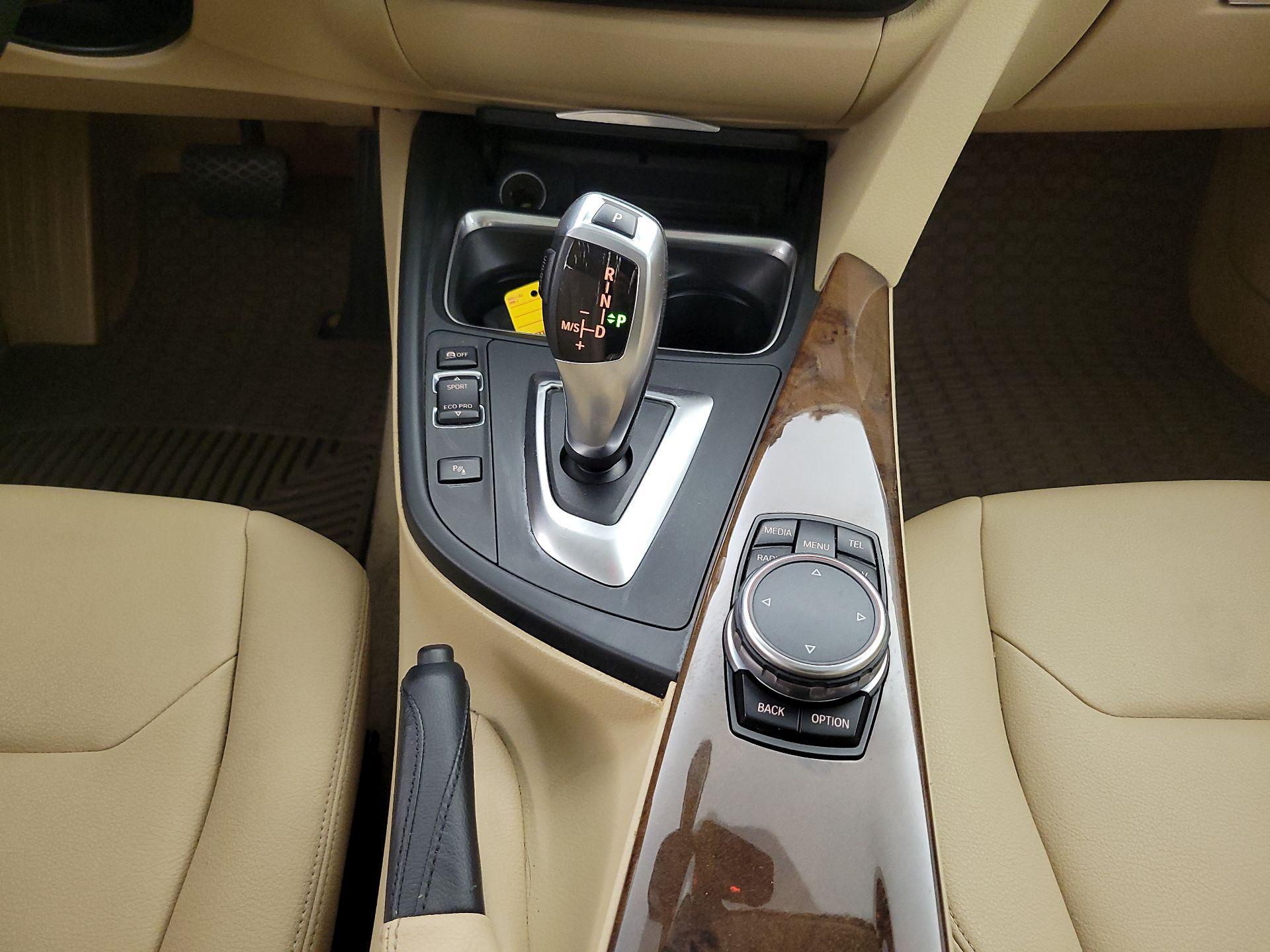 Thumbnail: 2015 BMW 3 Series - 18