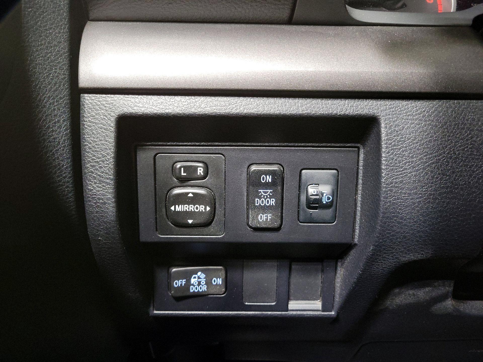 Thumbnail: 2016 Toyota Tundra - 13