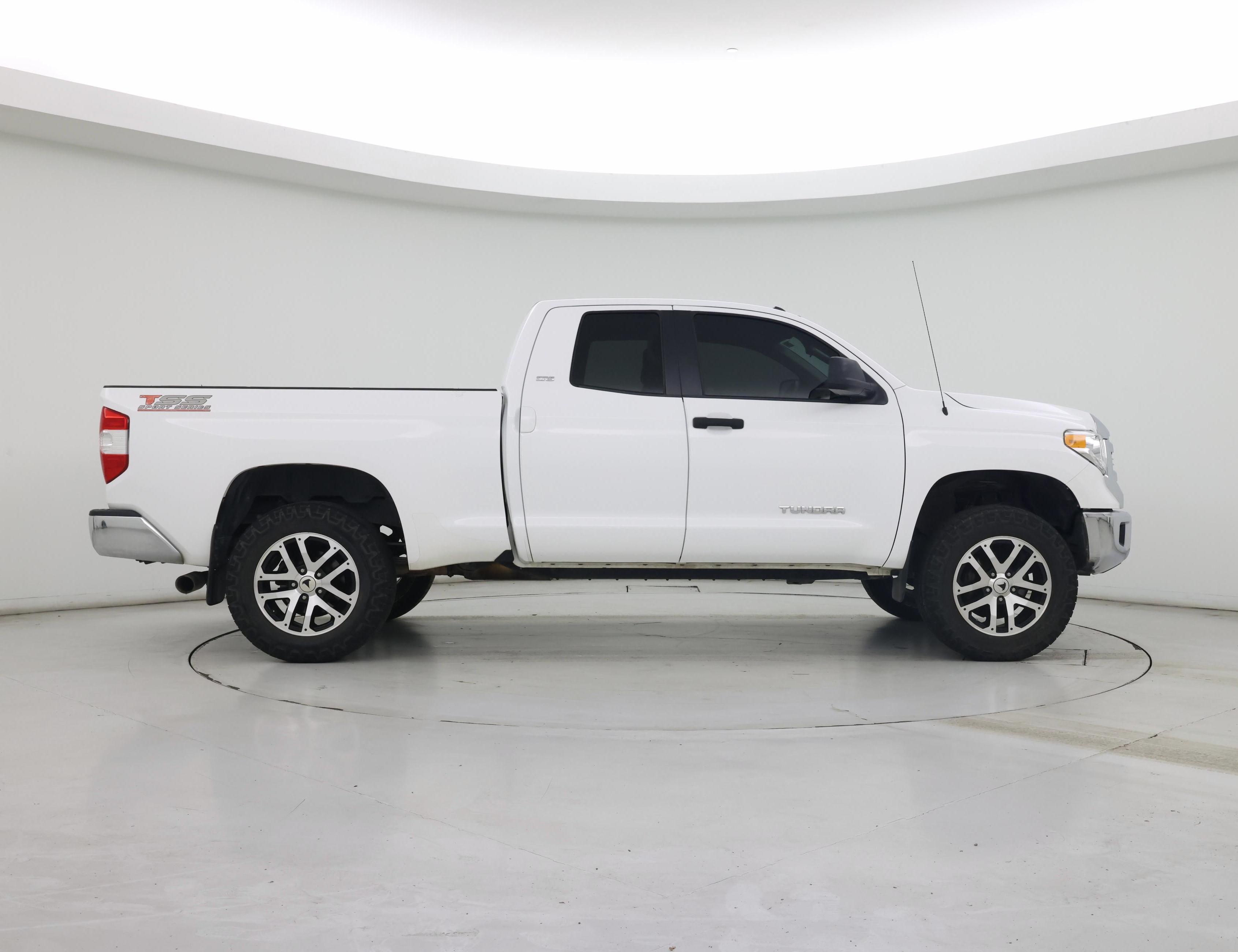 Thumbnail: 2016 Toyota Tundra - 7