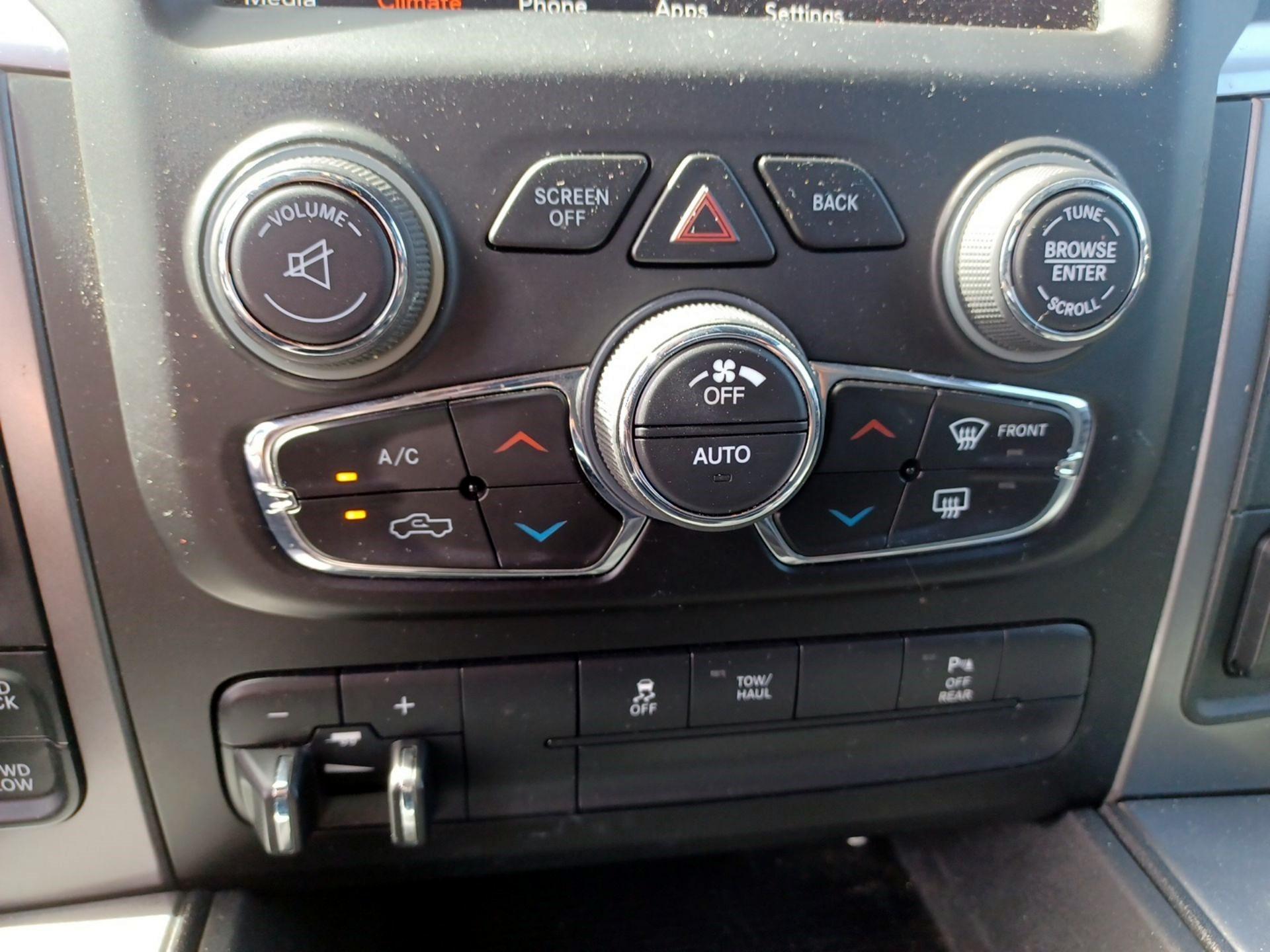 Thumbnail: 2021 RAM 1500 Classic - 14